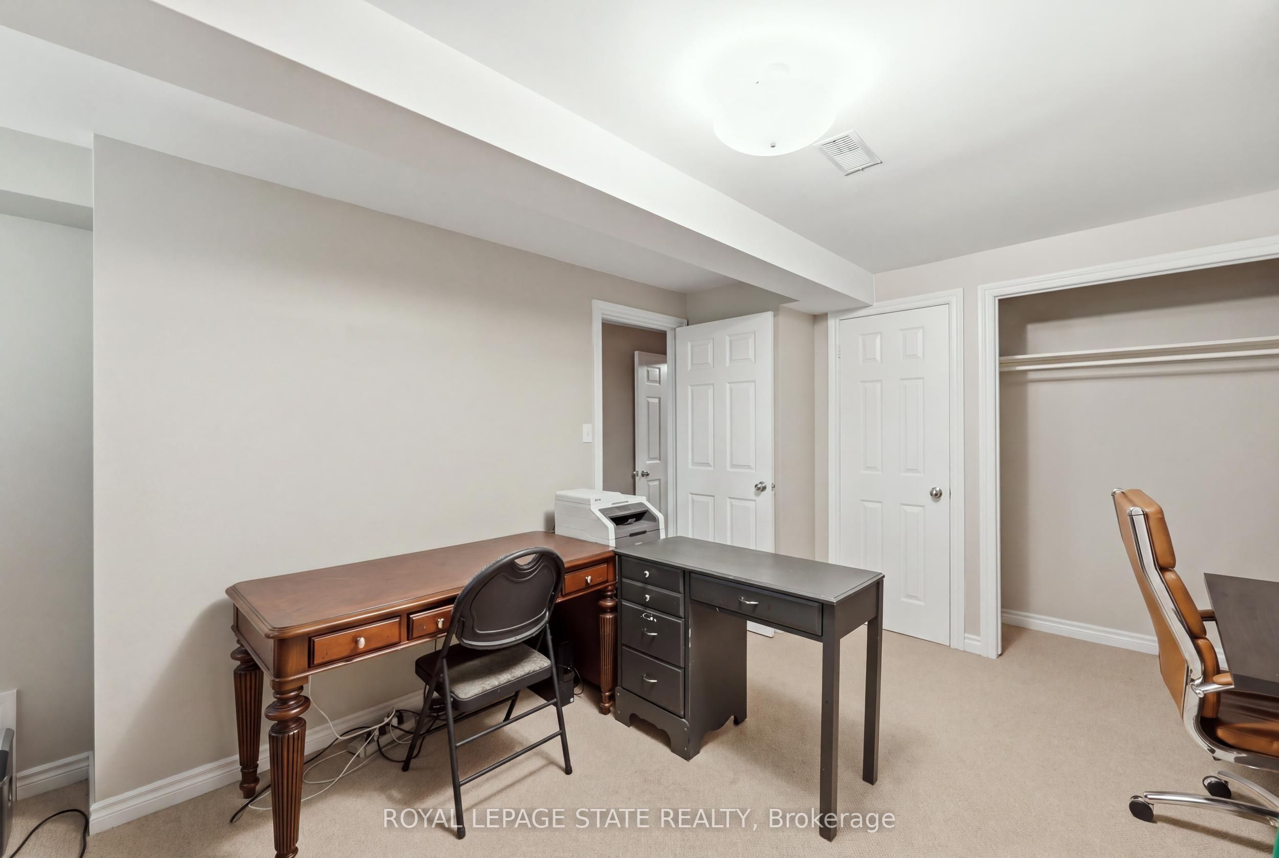 33 King Street Property Photo 26