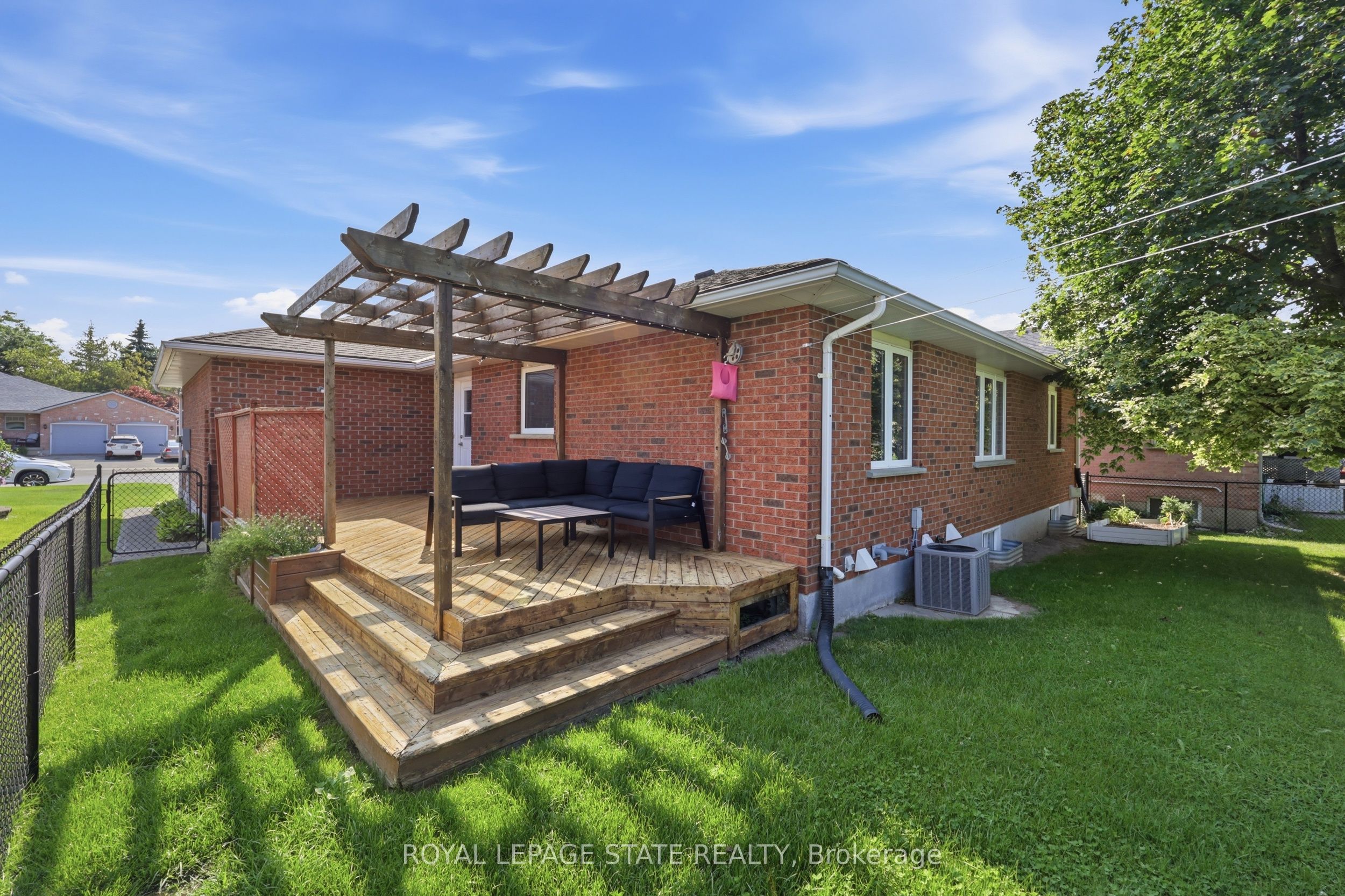 33 King Street Property Photo 48