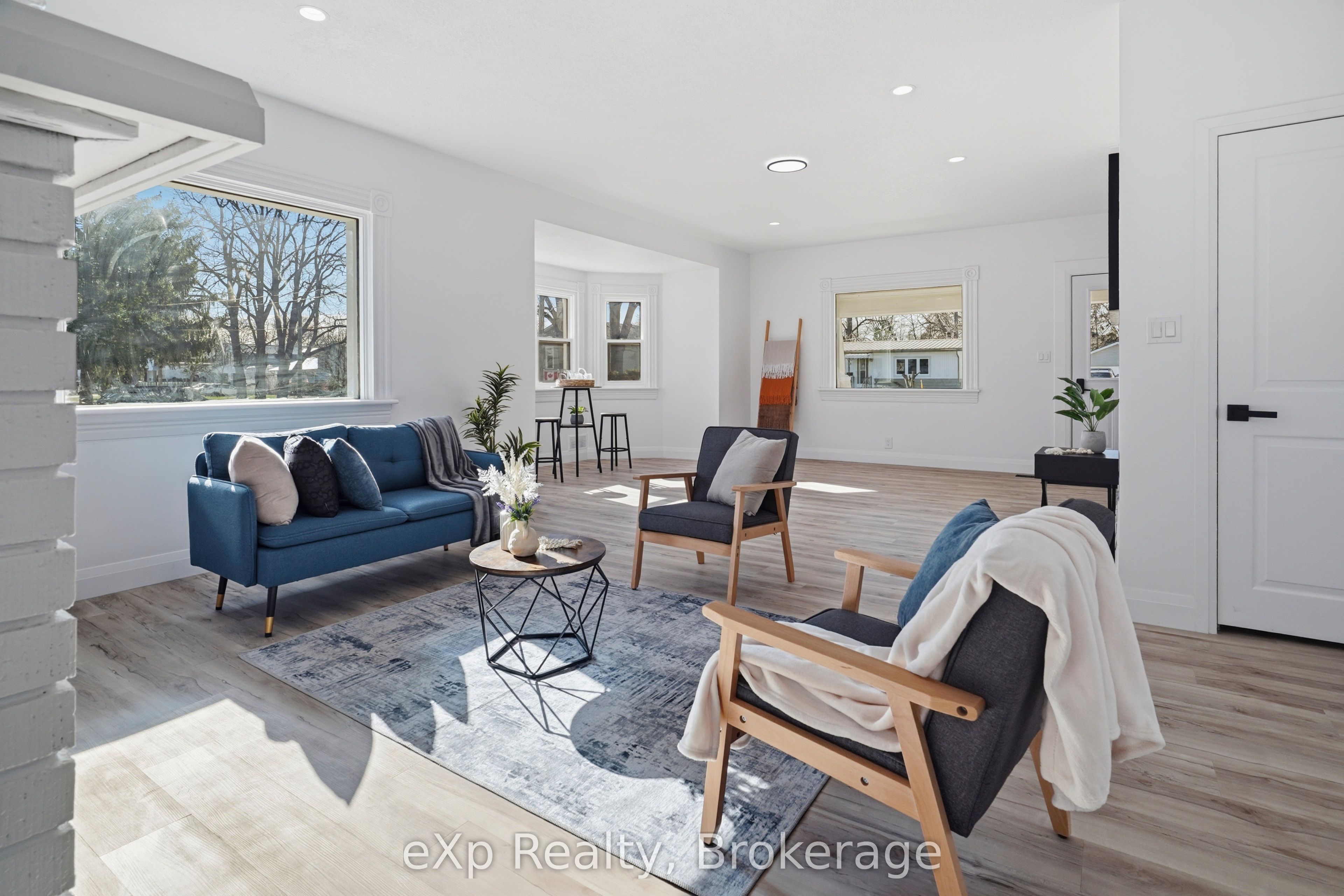 192 William Street W Property Photo 6