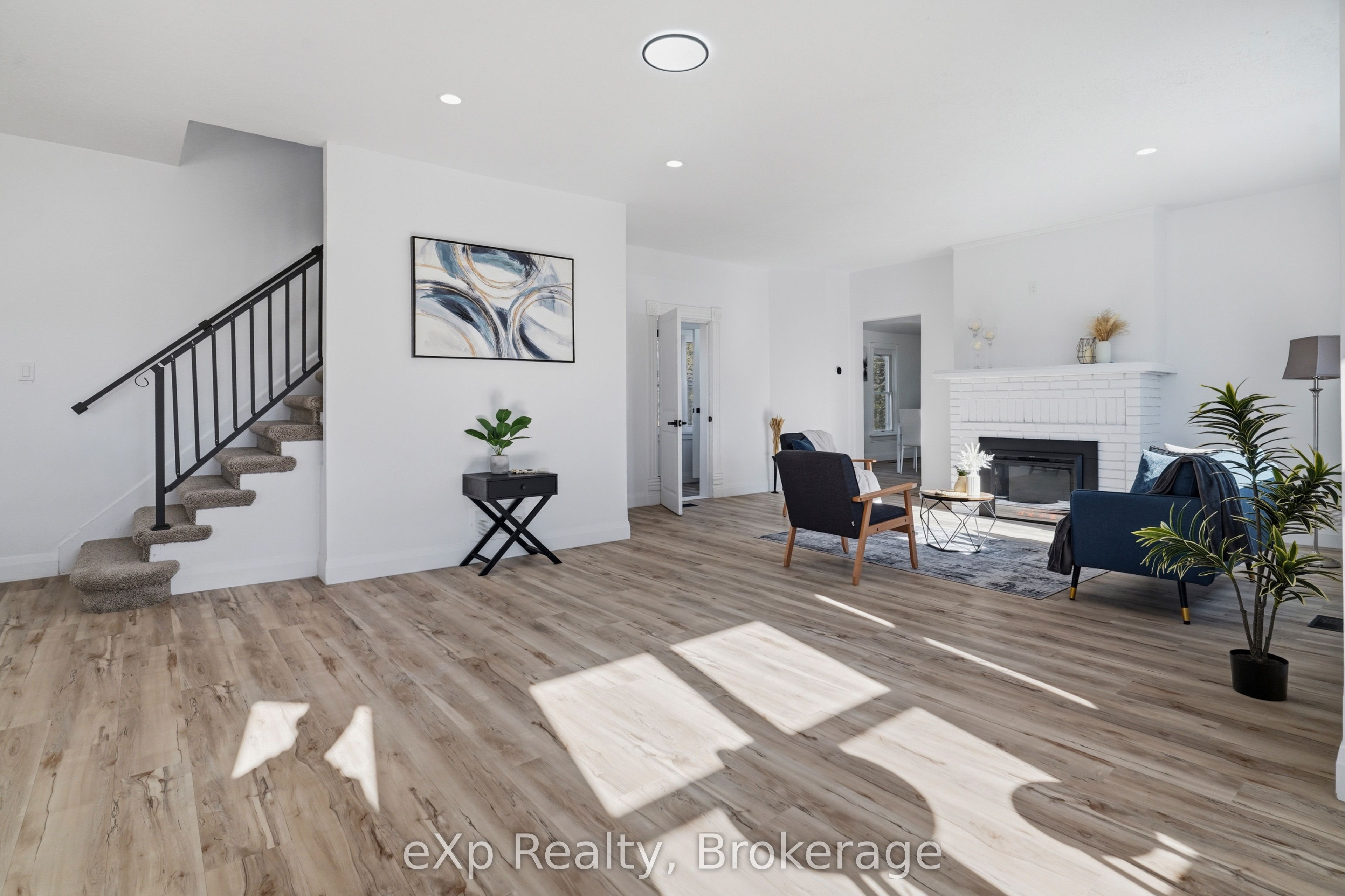 192 William Street W Property Photo 7