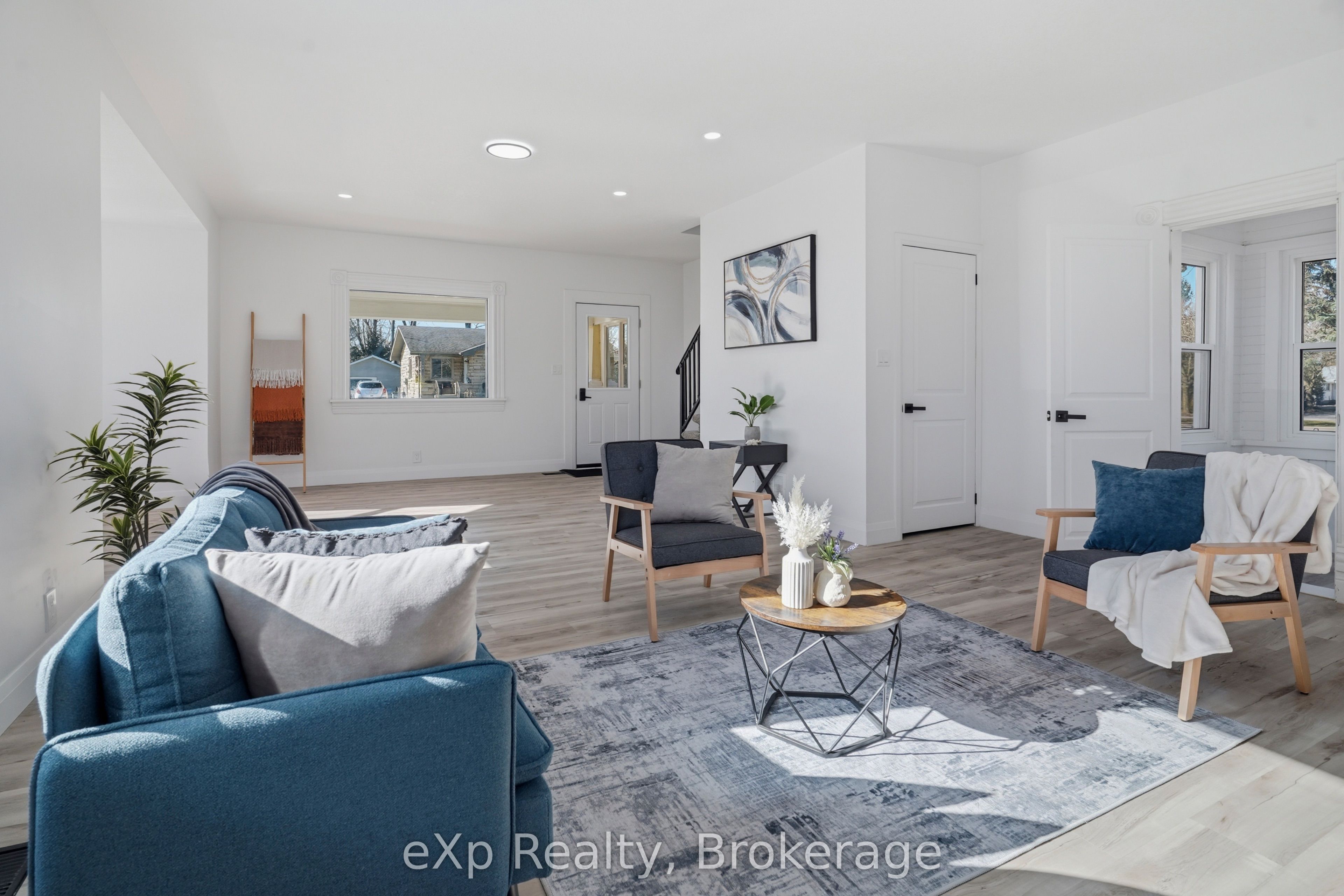 192 William Street W Property Photo 10