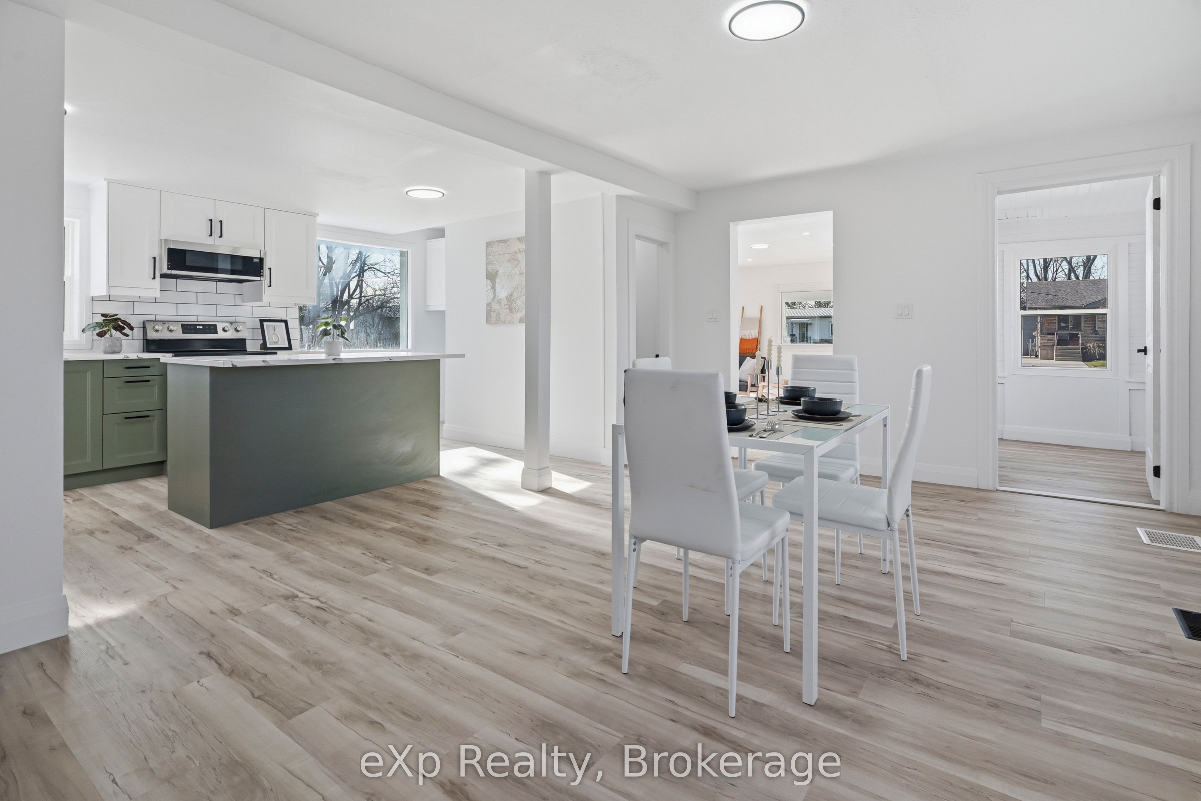 192 William Street W Property Photo 18