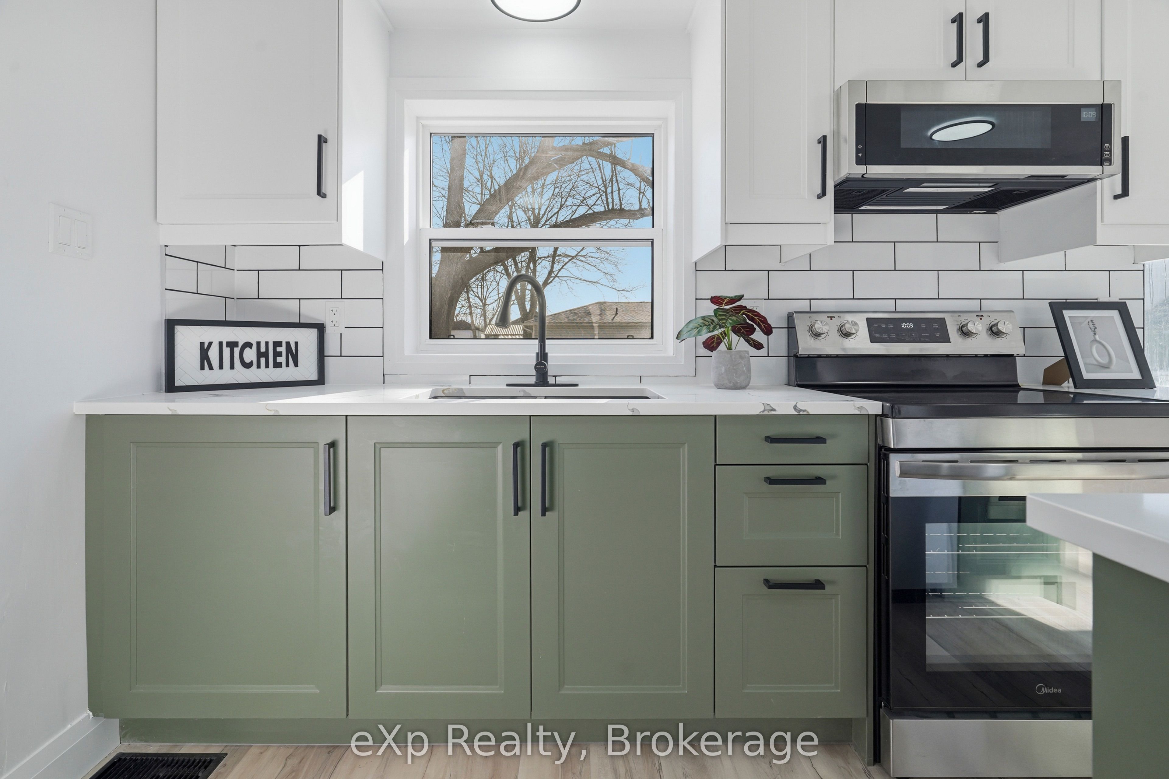 192 William Street W Property Photo 25