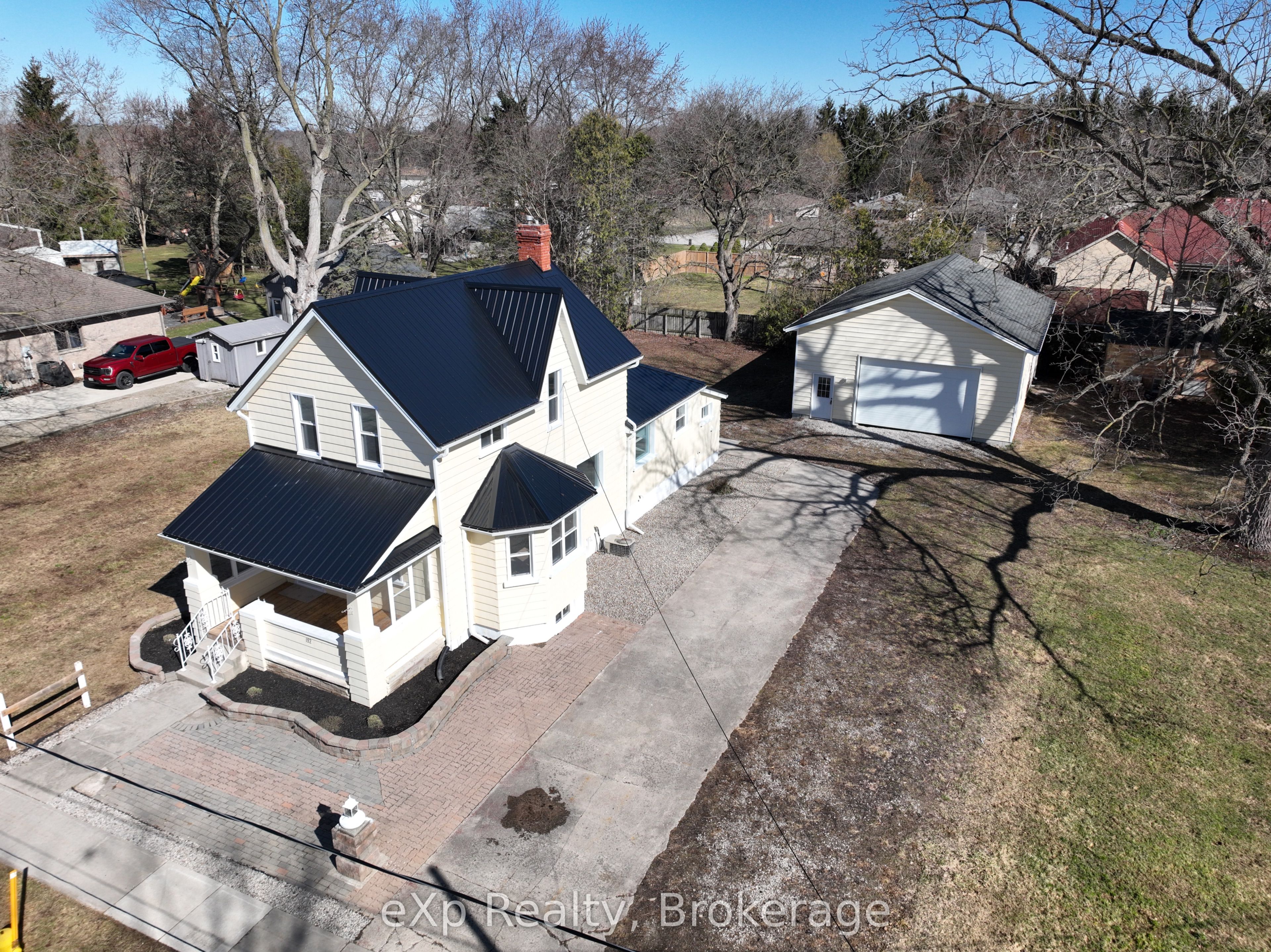 192 William Street W Property Photo 36