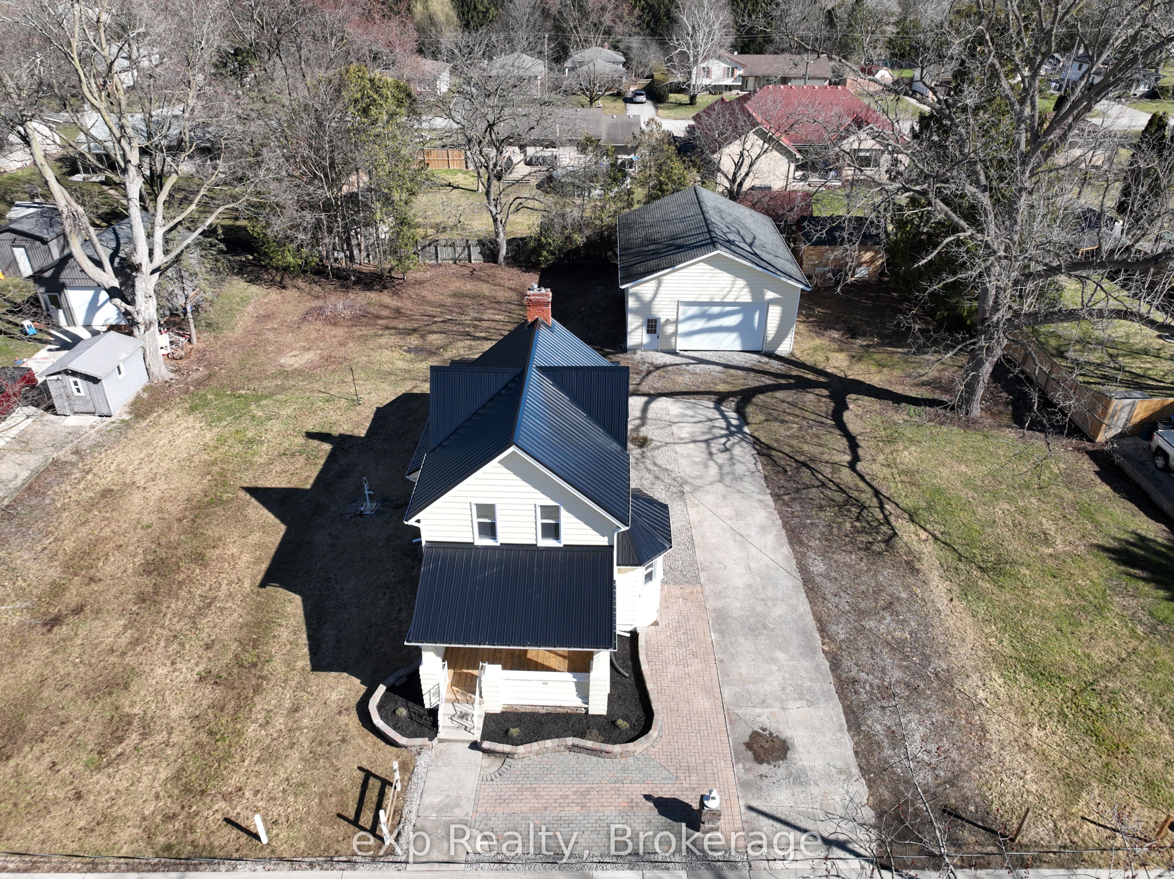192 William Street W Property Photo 37