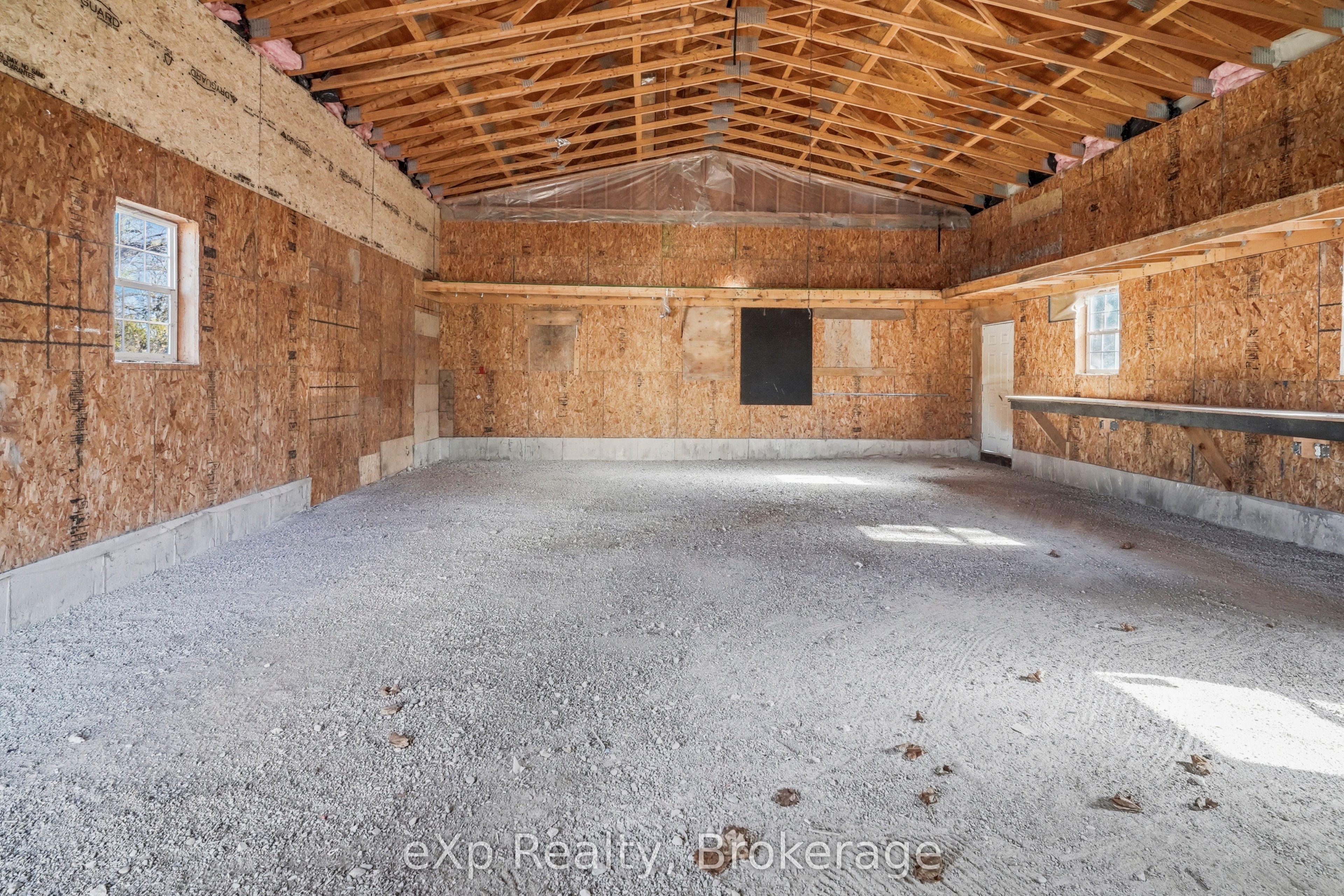 192 William Street W Property Photo 44