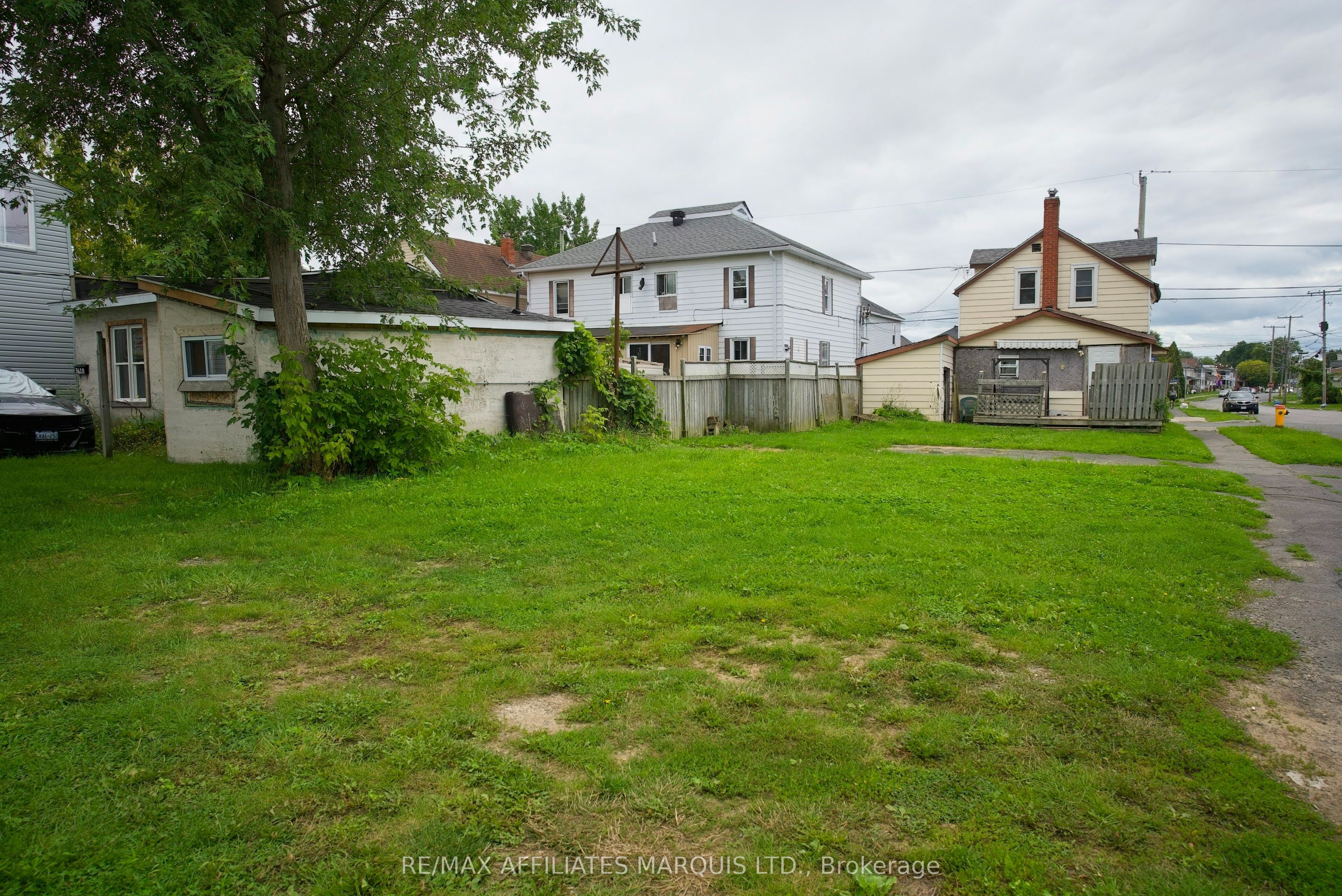 829 First Street E Property Photo 2