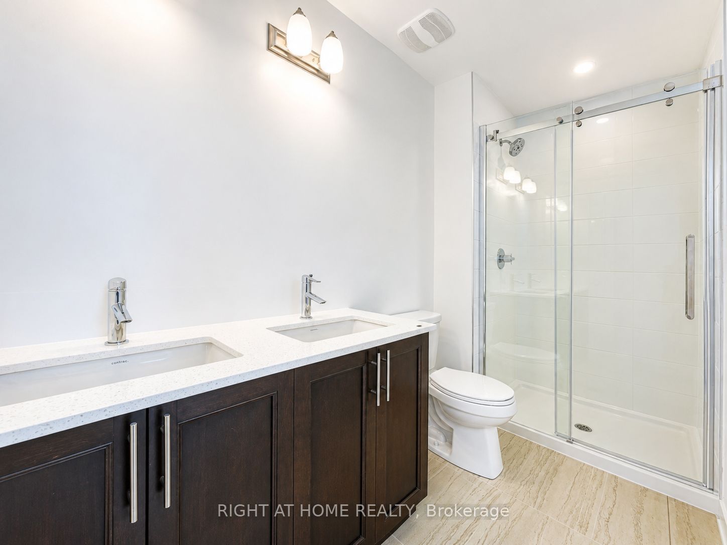 300 Tulum Crescent L Property Photo 7