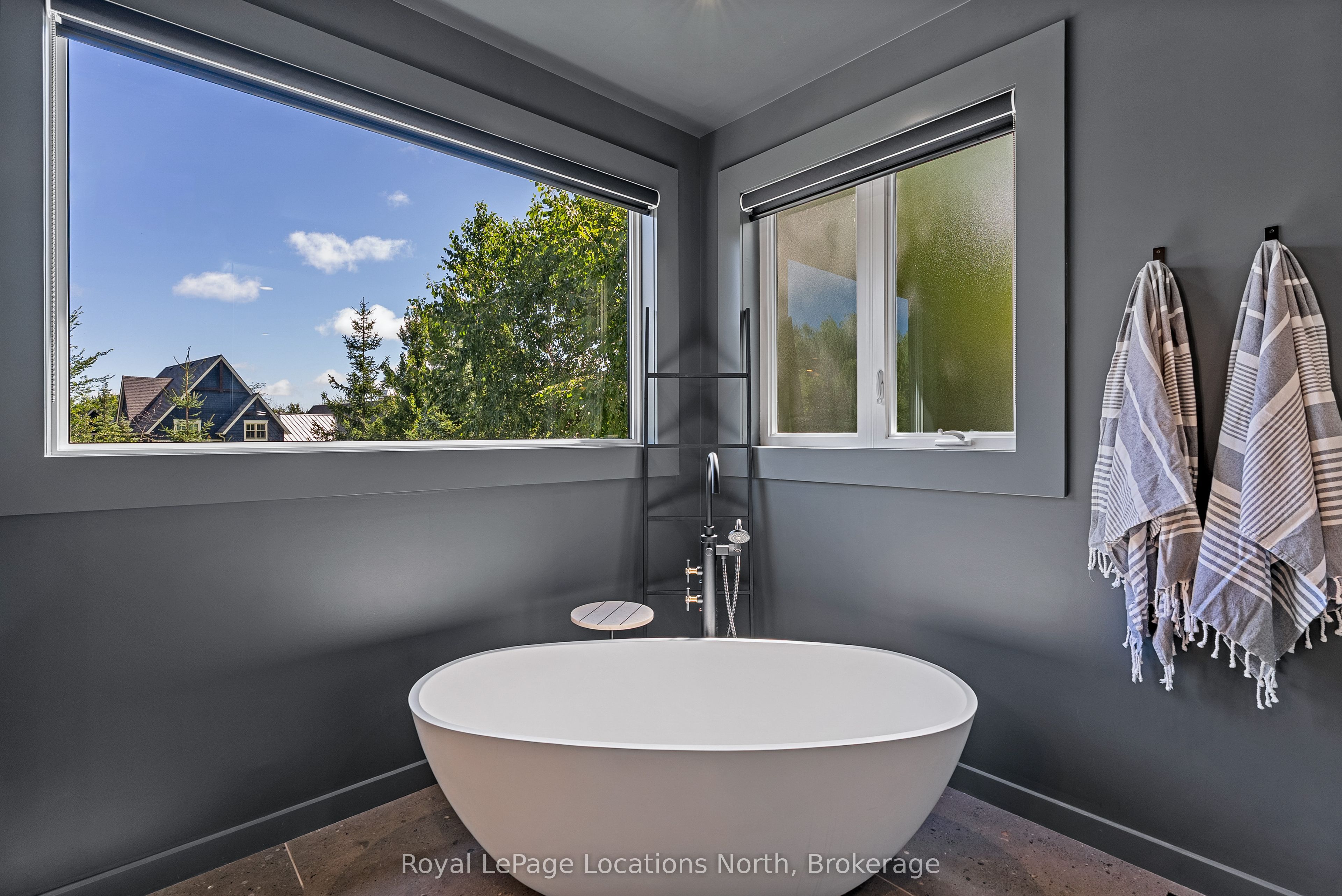 109 Hemlock Court W Property Photo 15