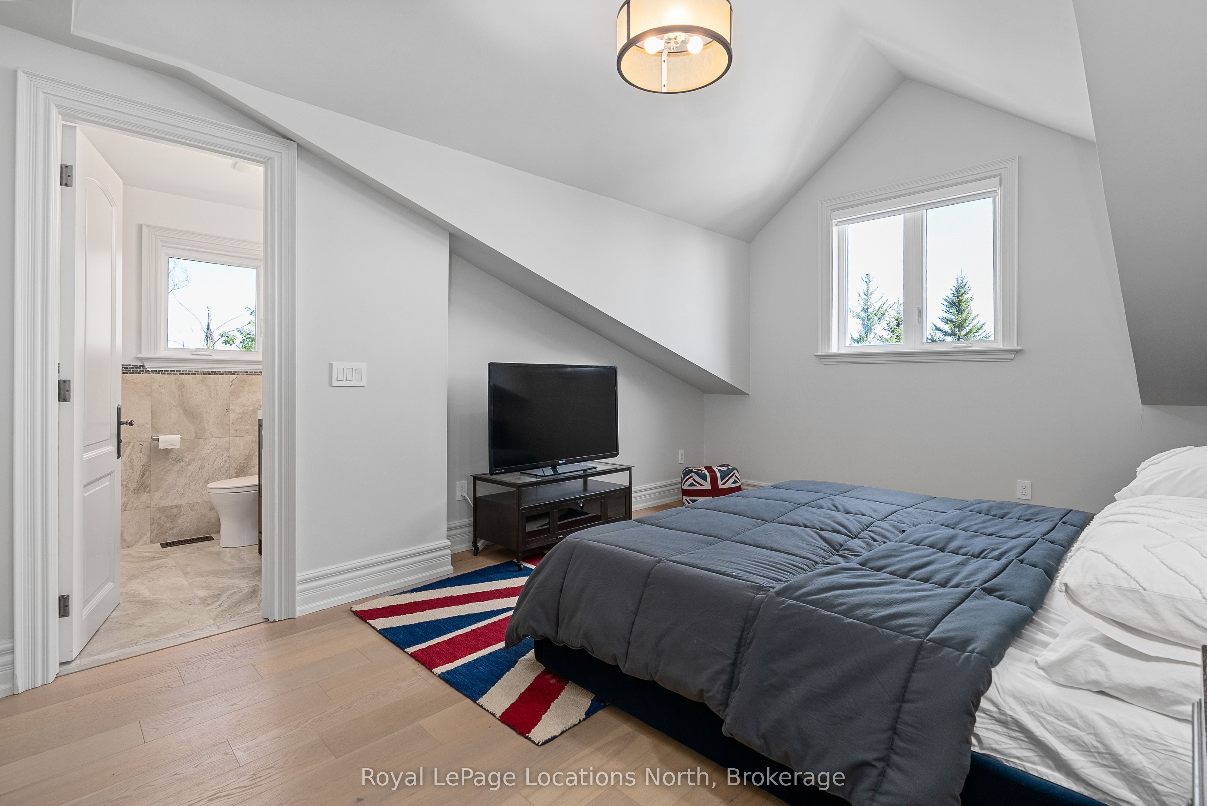 109 Hemlock Court W Property Photo 19
