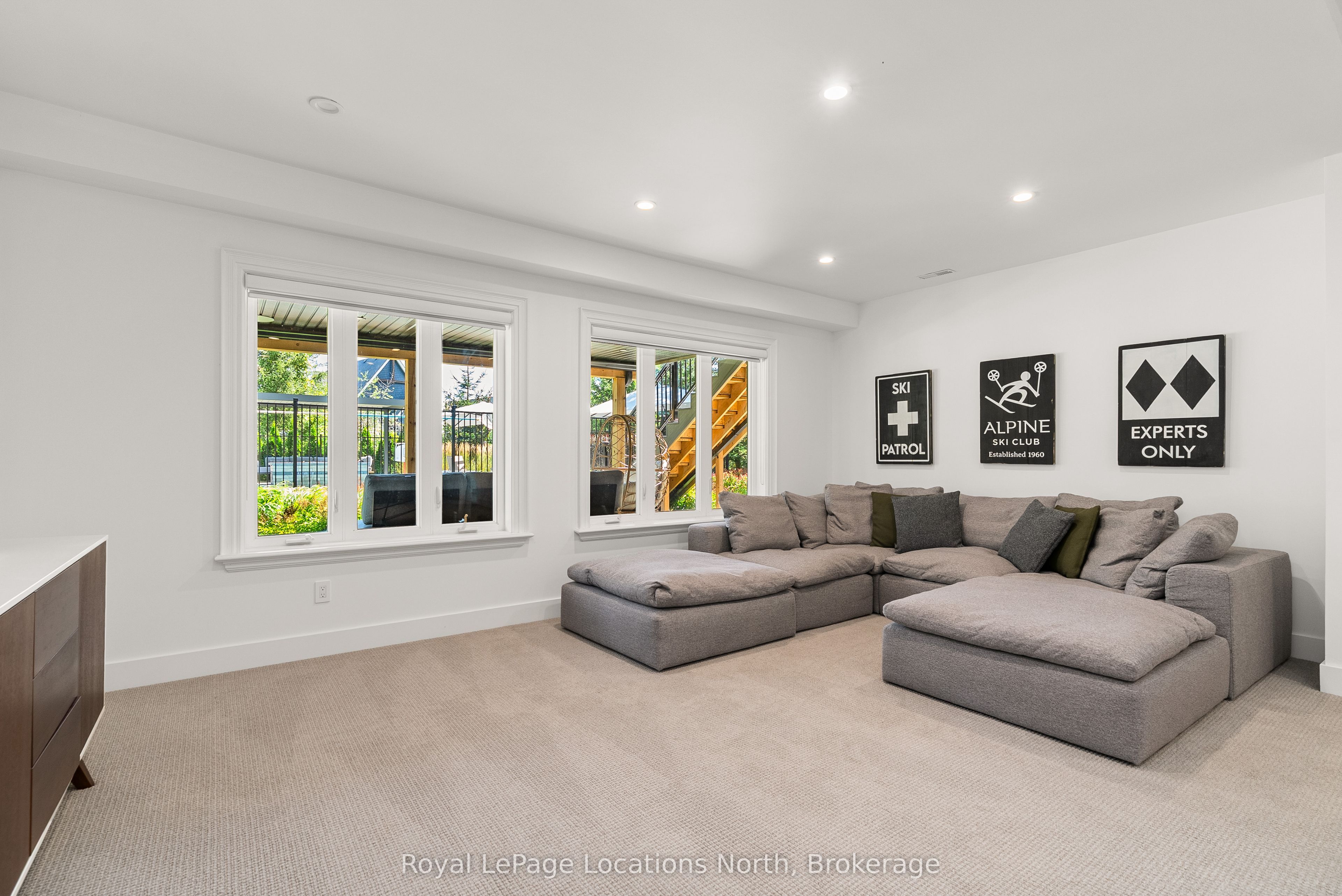 109 Hemlock Court W Property Photo 33