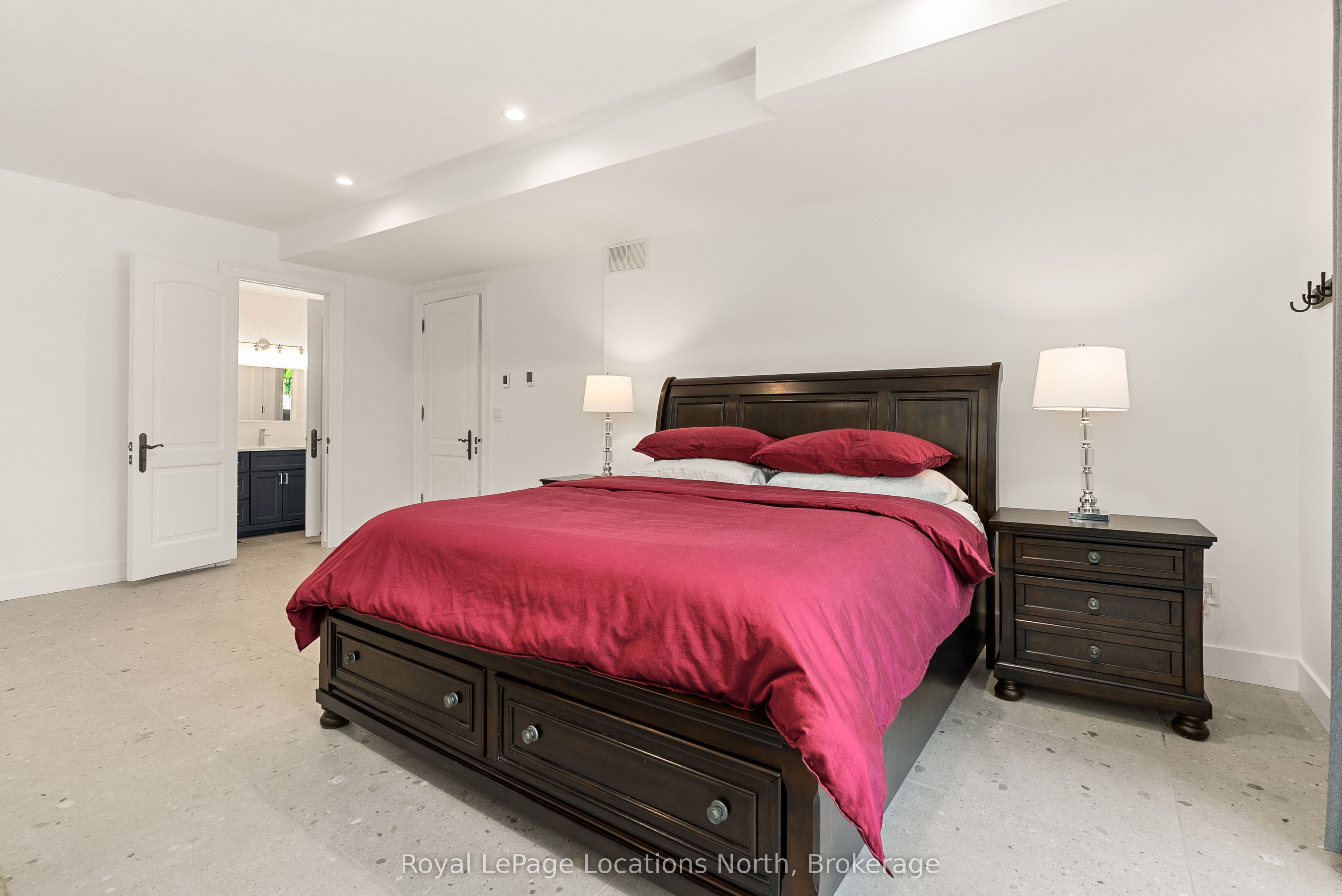 109 Hemlock Court W Property Photo 34