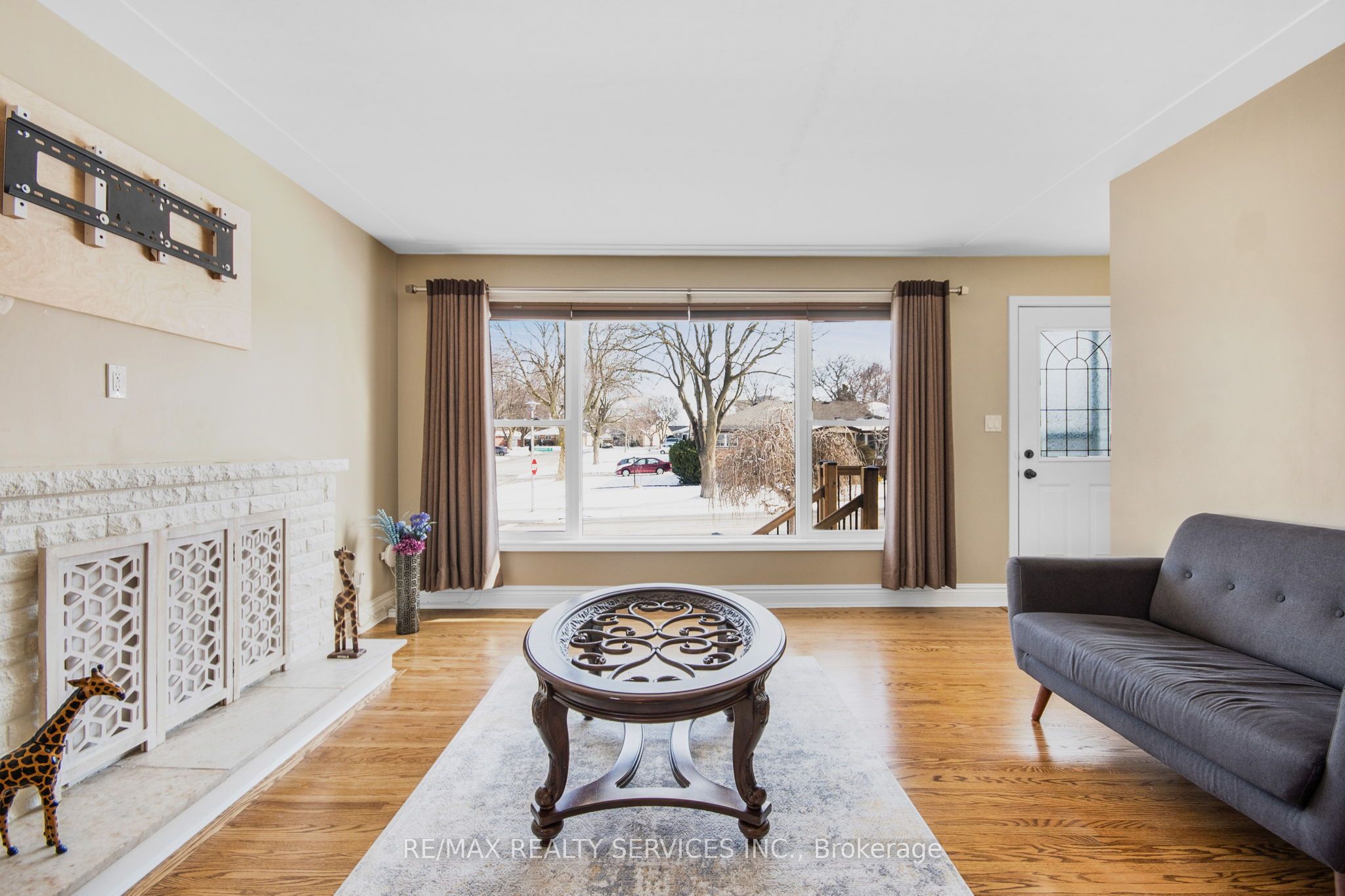 185 Burlington Street Property Photo 6