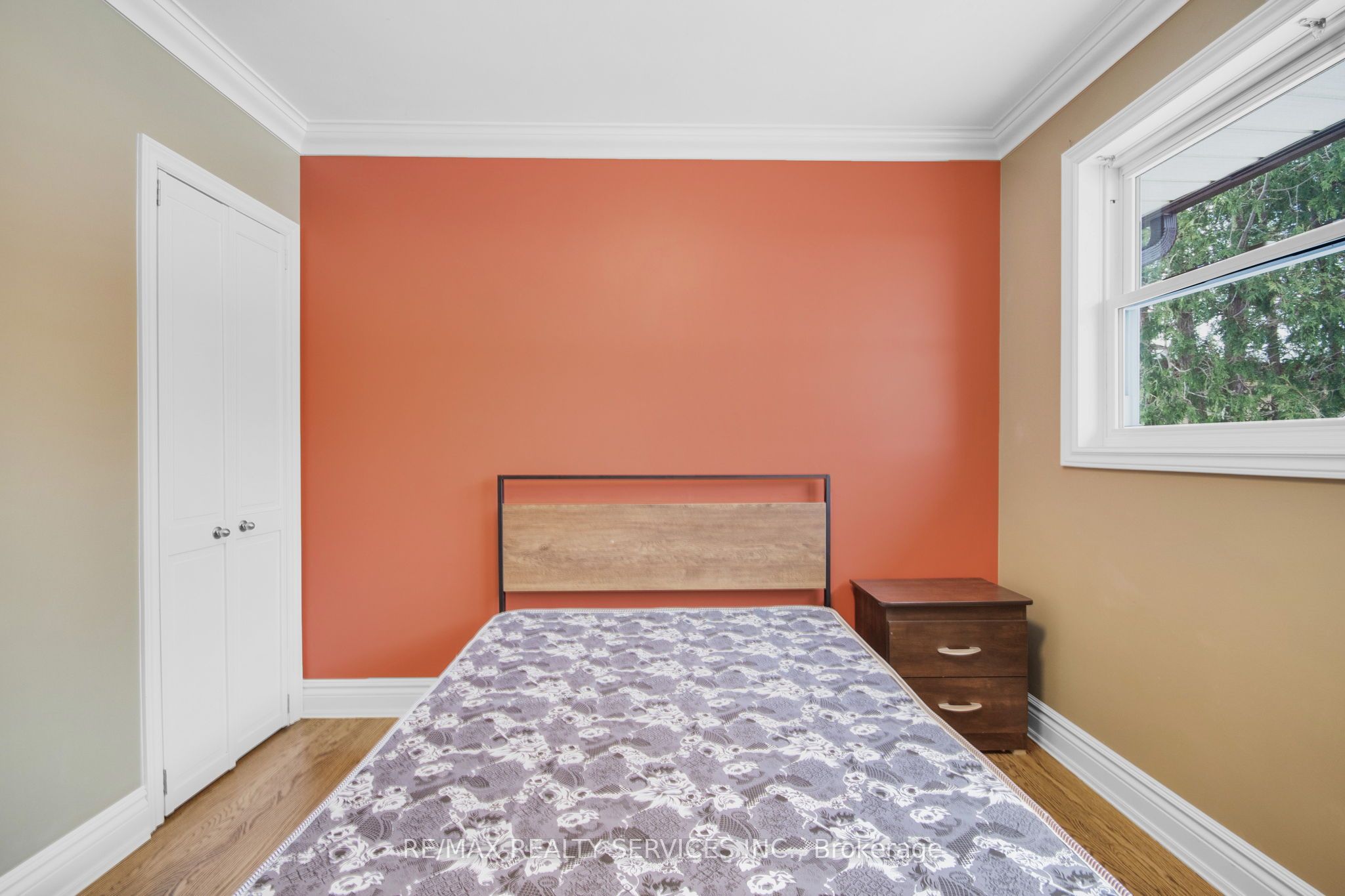 185 Burlington Street Property Photo 12