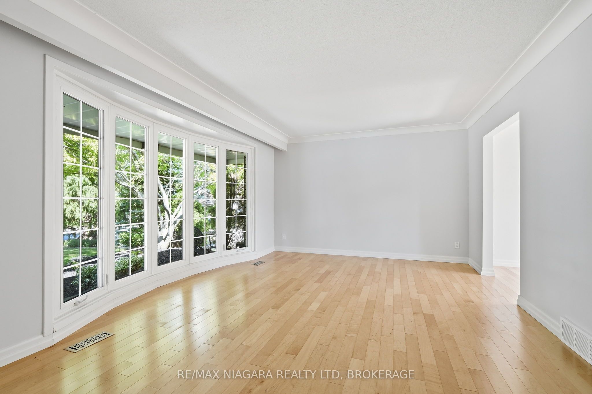 6 Royal Oak Drive Property Photo 6