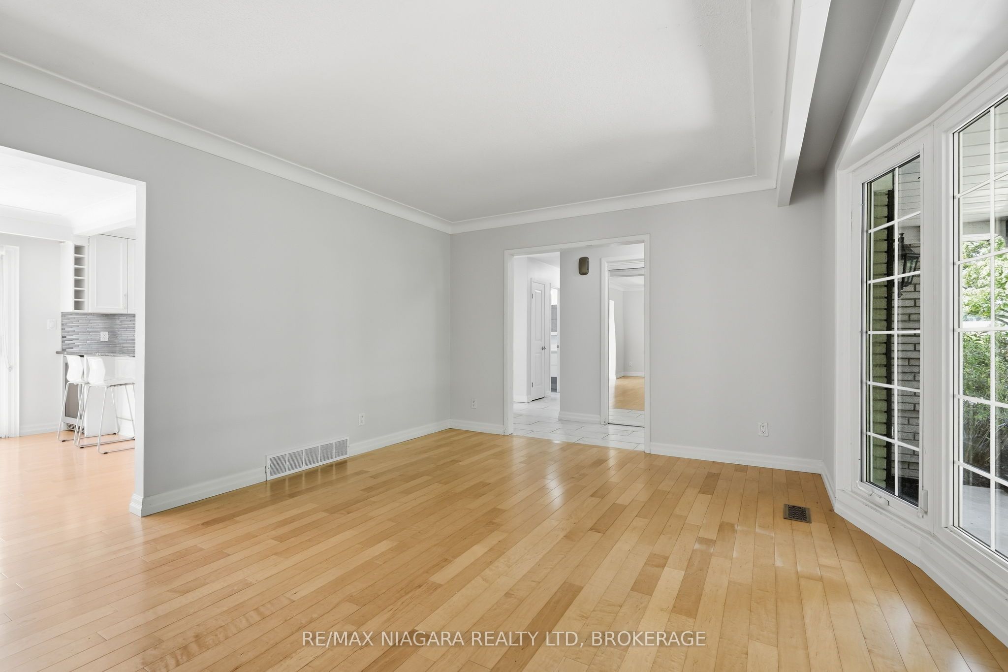 6 Royal Oak Drive Property Photo 7