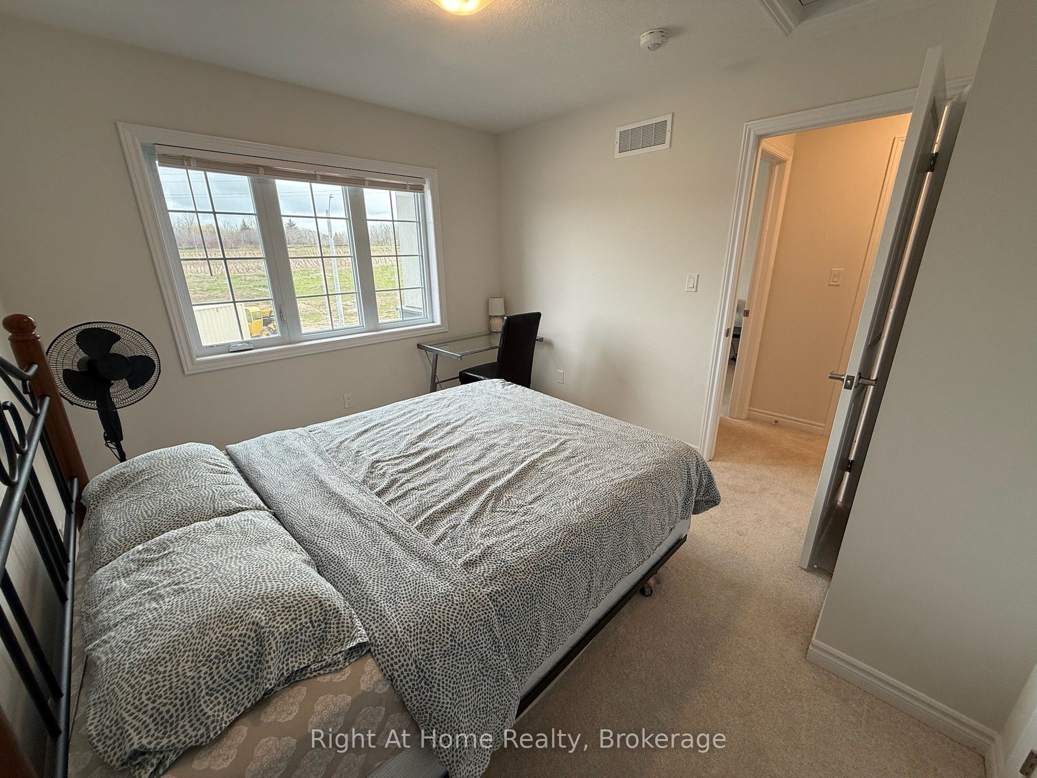 217 Benninger Drive Upper Property Photo 11
