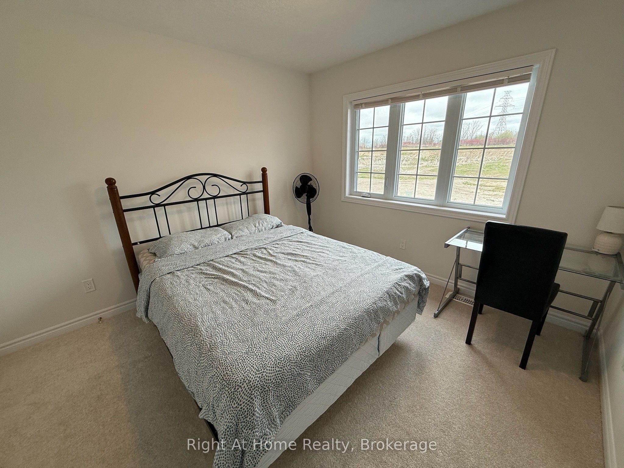 217 Benninger Drive Upper Property Photo 14