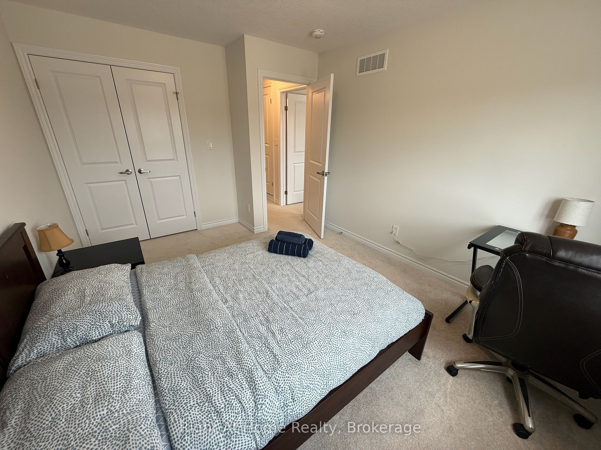 217 Benninger Drive Upper Property Photo 25