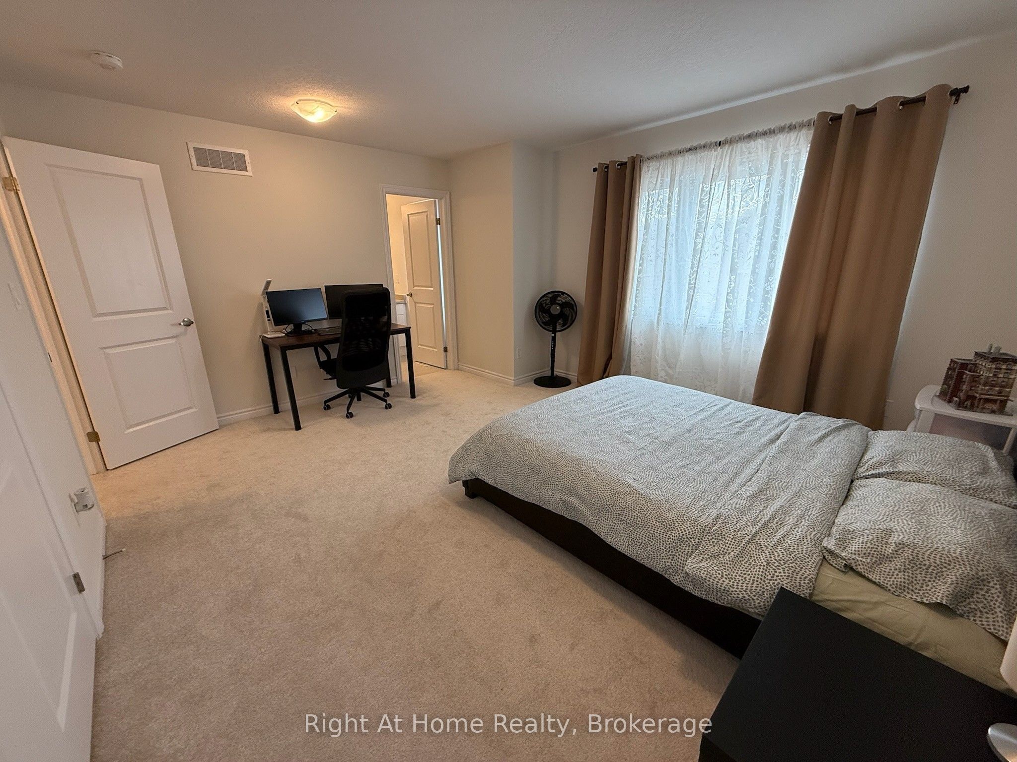 217 Benninger Drive Upper Property Photo 34