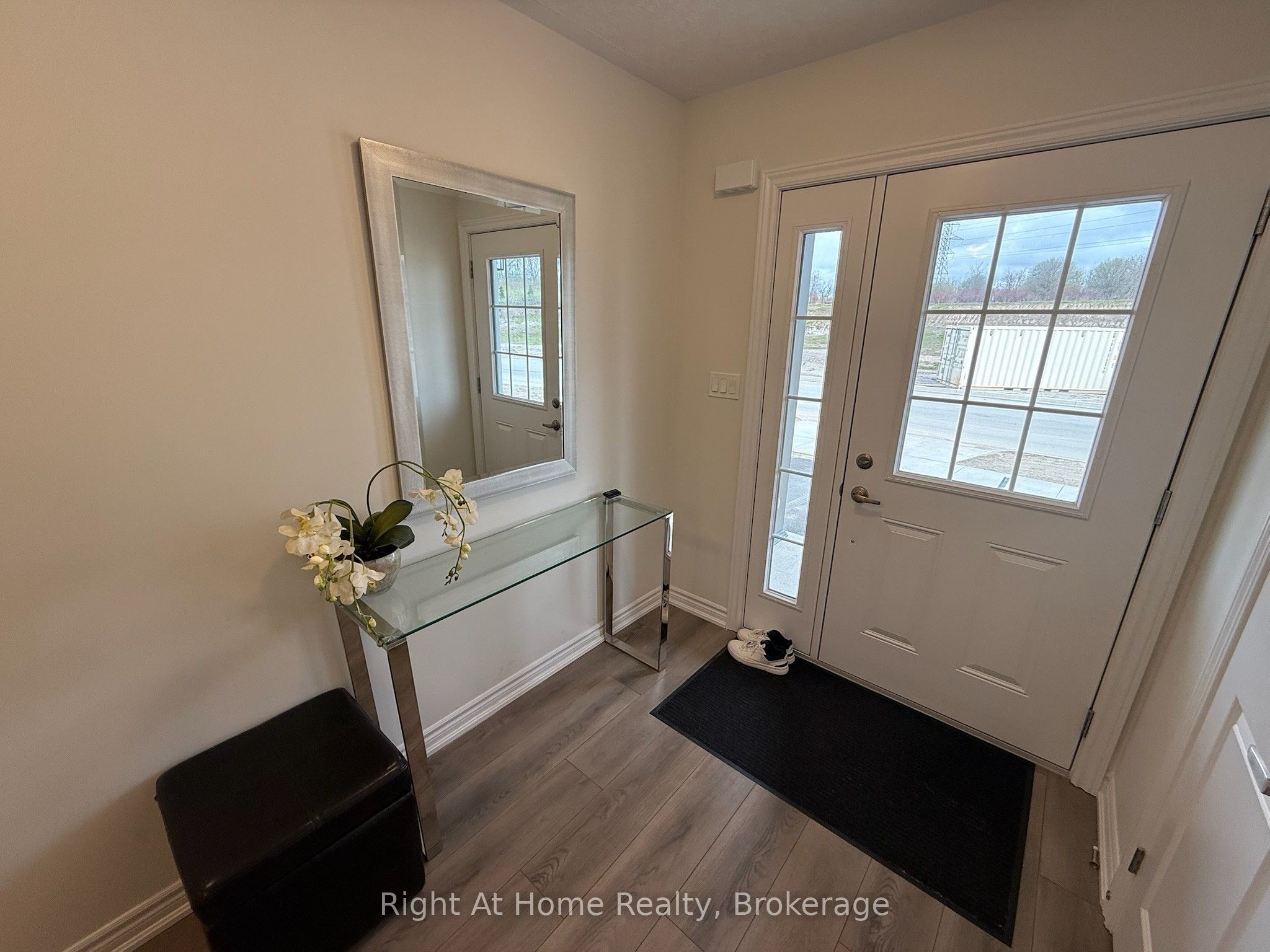 217 Benninger Drive Upper Property Photo 43