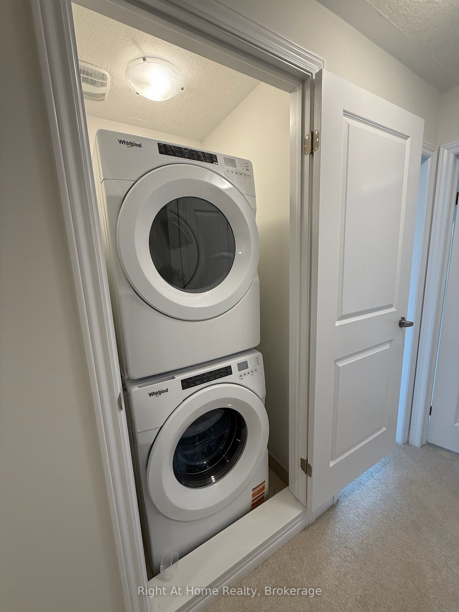 217 Benninger Drive Upper Property Photo 44