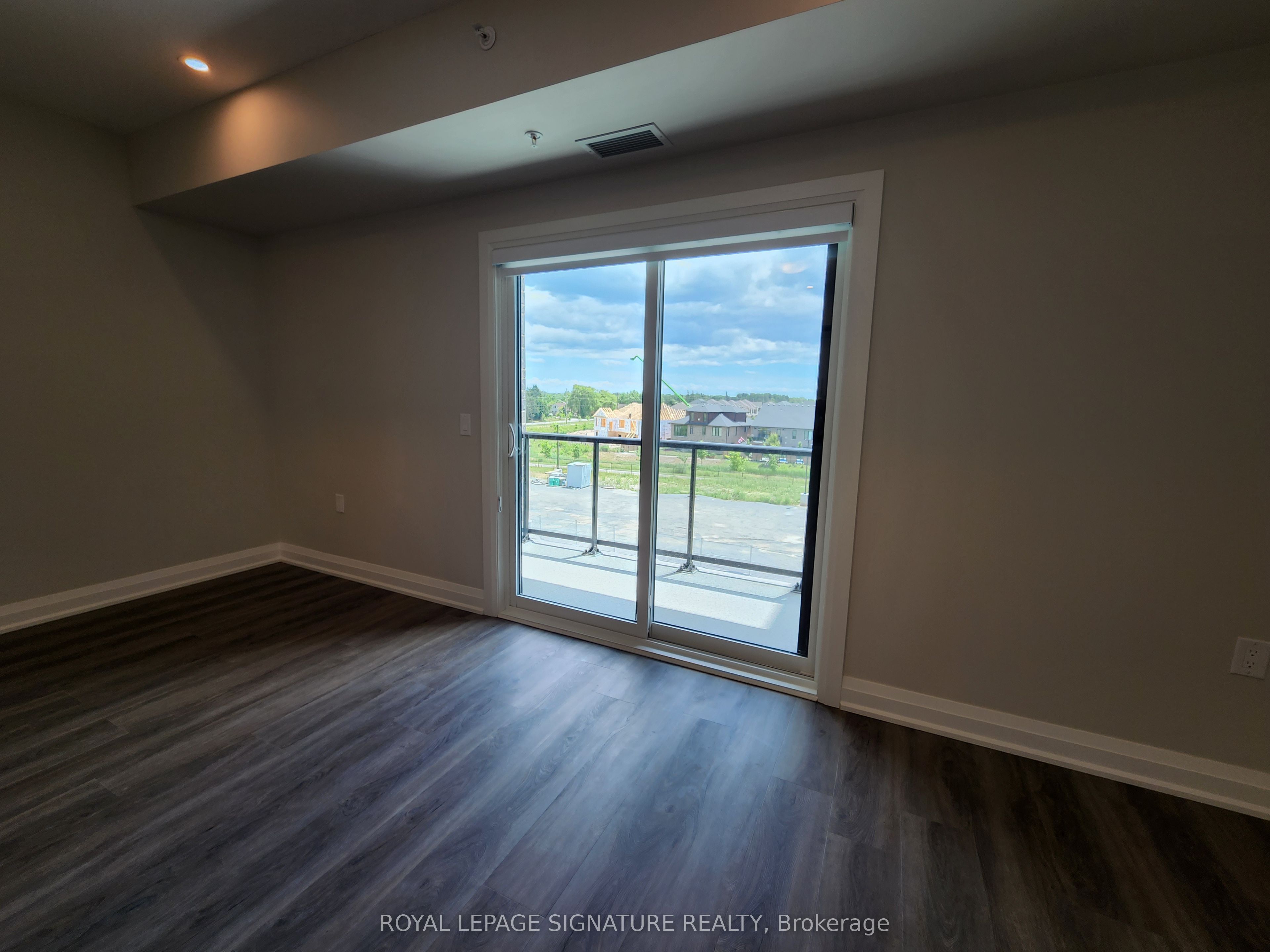 120 Summersides Boulevard 312 Property Photo 2