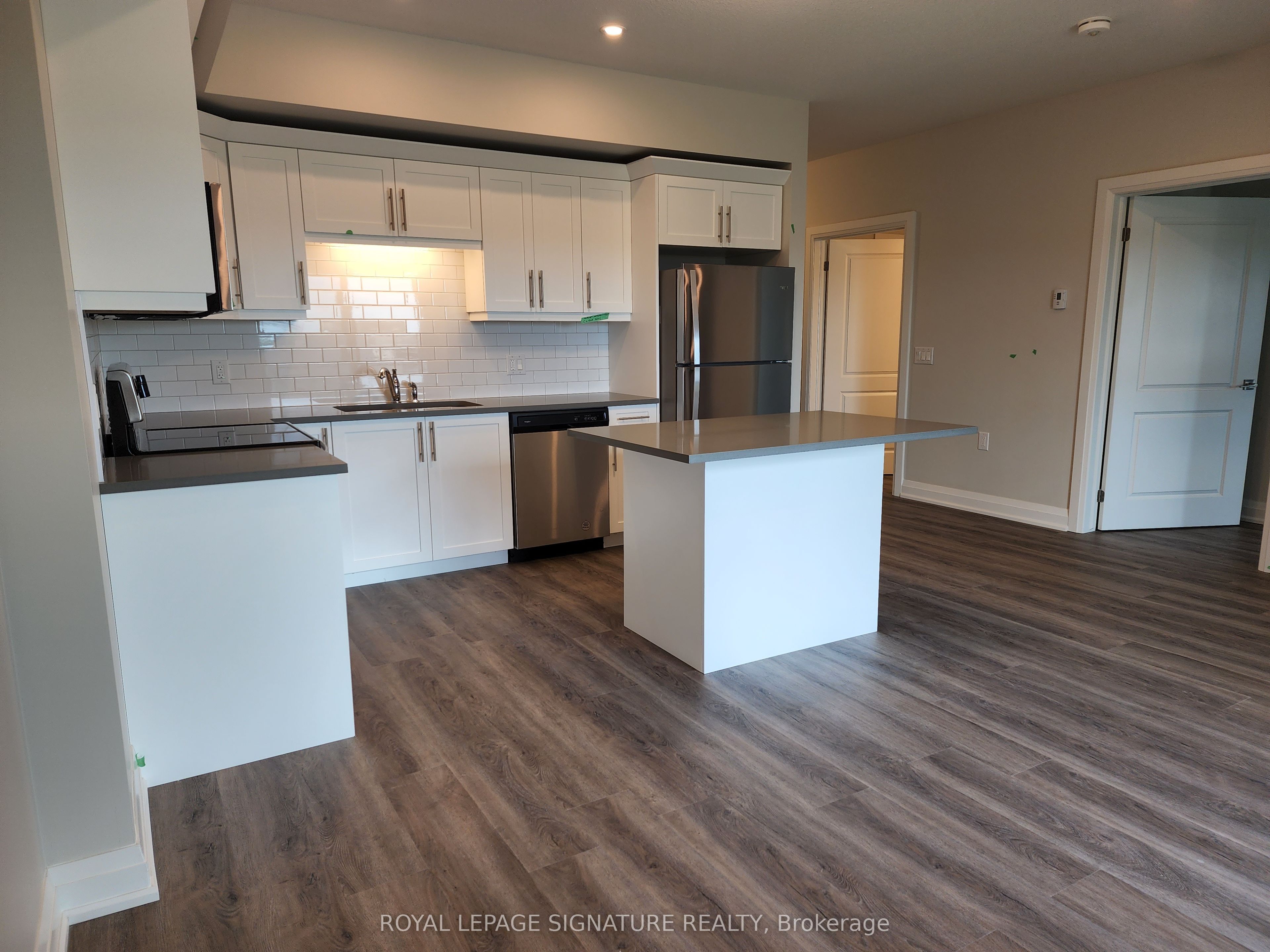 120 Summersides Boulevard 312 Property Photo 6