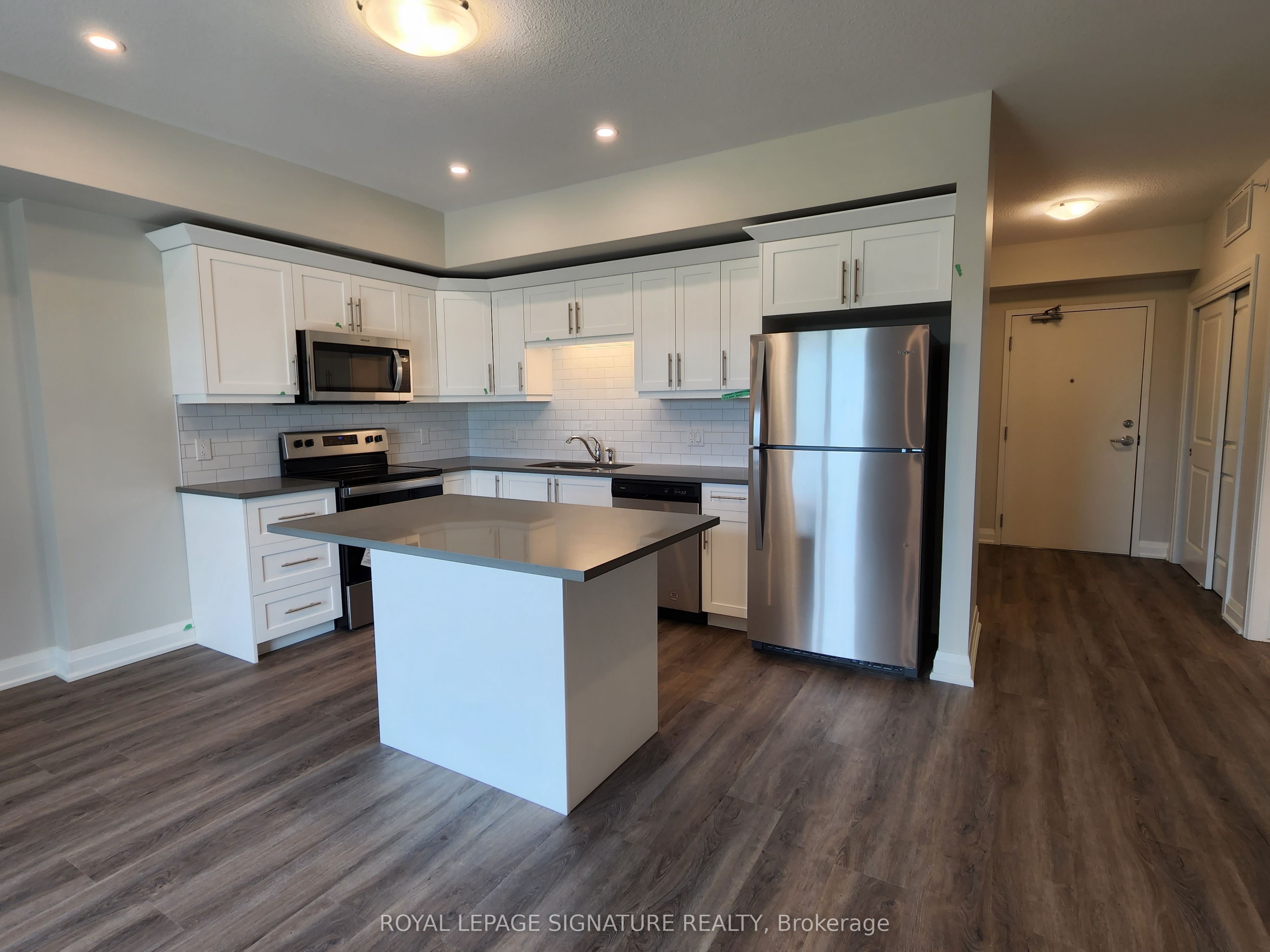 120 Summersides Boulevard 312 Property Photo 8