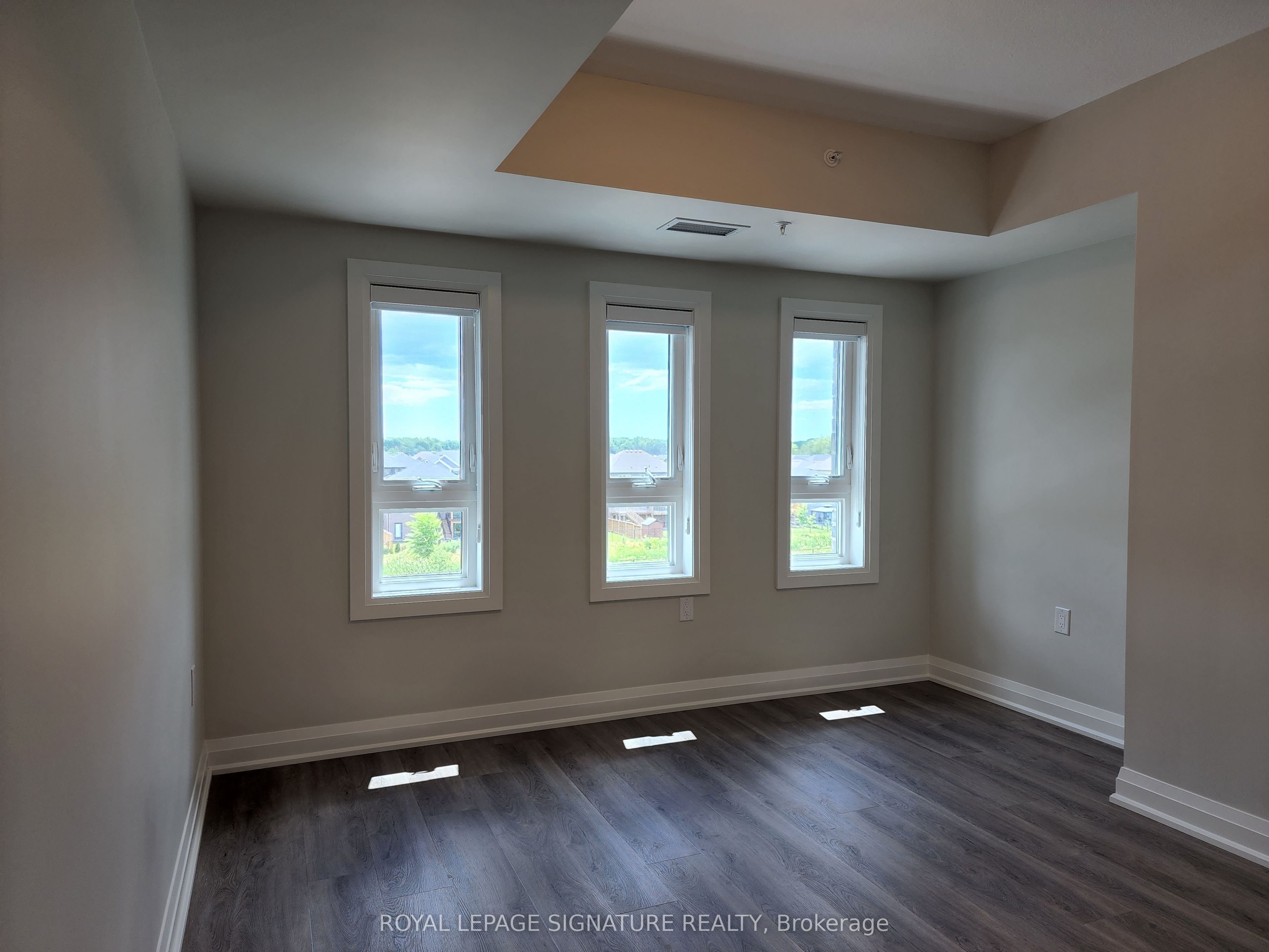 120 Summersides Boulevard 312 Property Photo 9