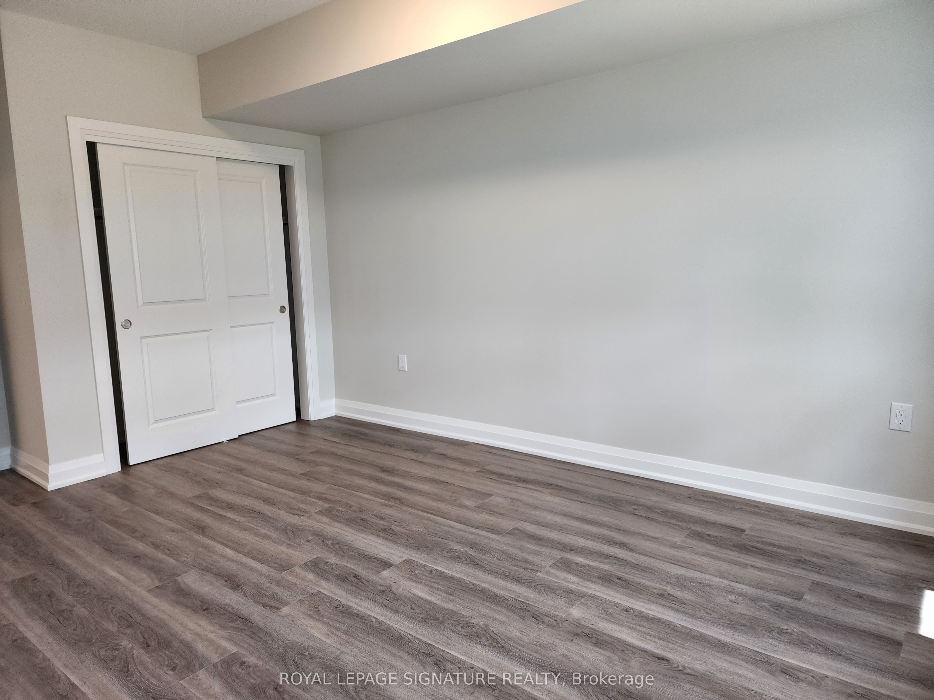 120 Summersides Boulevard 312 Property Photo 12