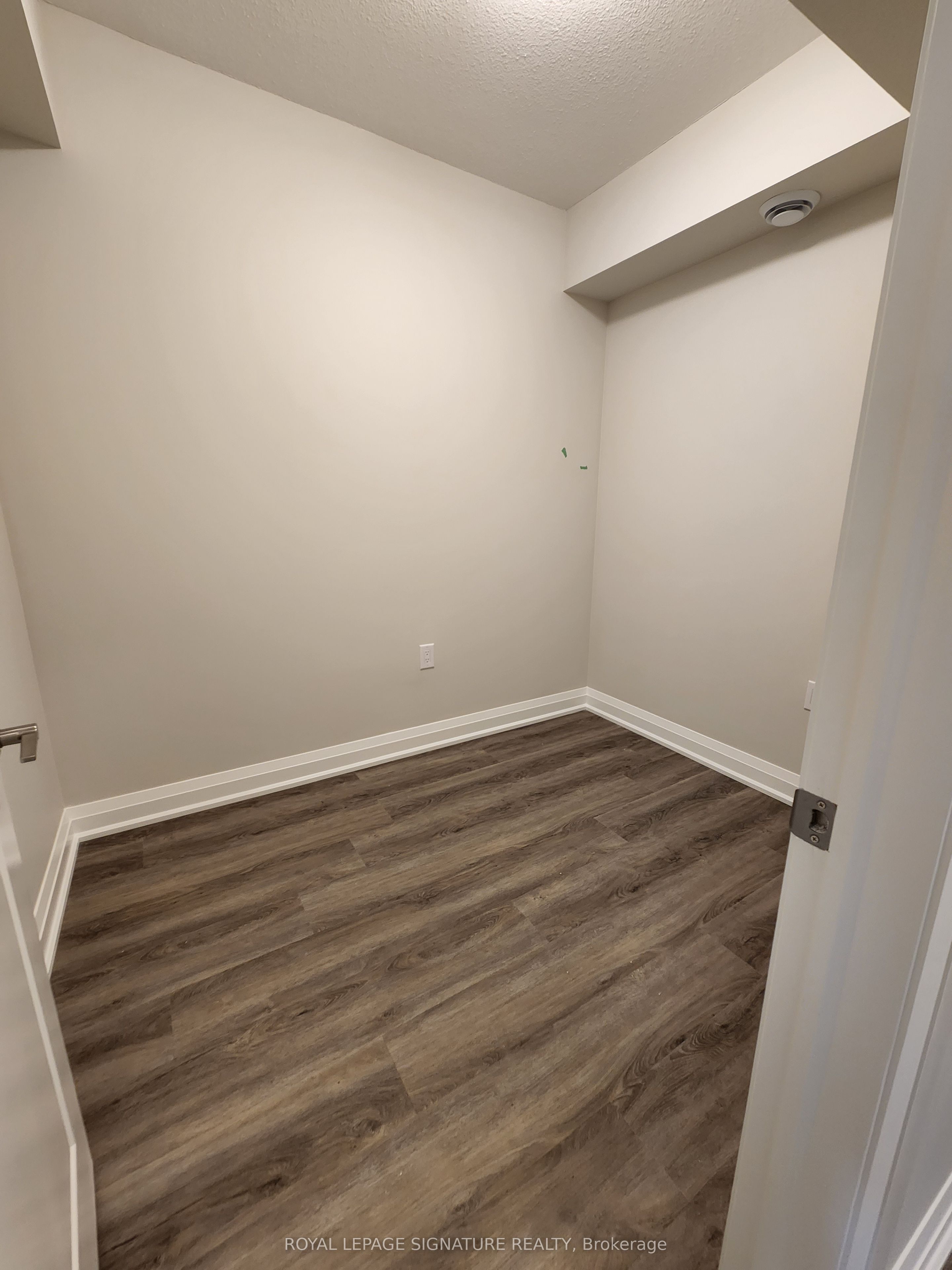 120 Summersides Boulevard 312 Property Photo 14
