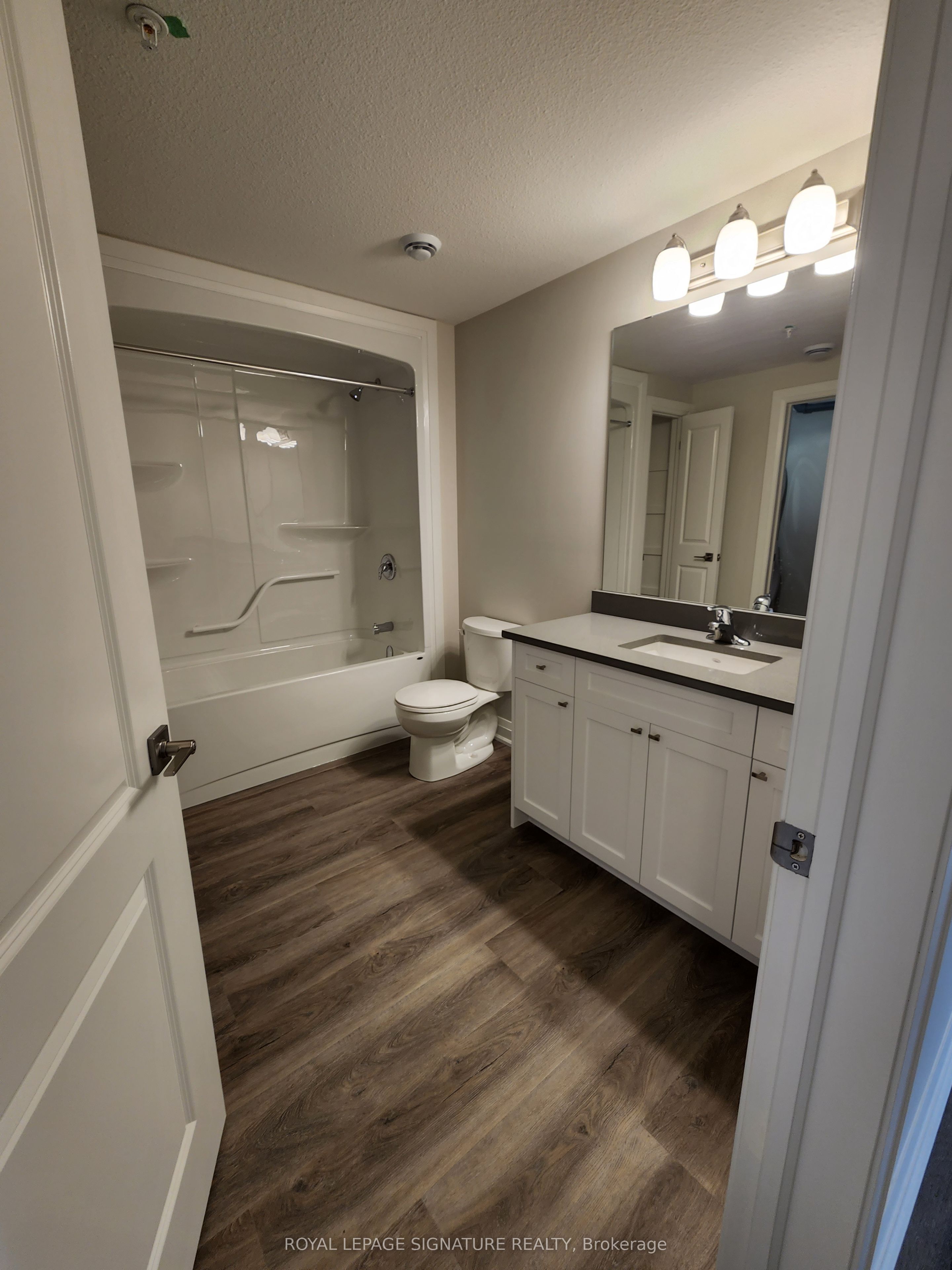 120 Summersides Boulevard 312 Property Photo 18