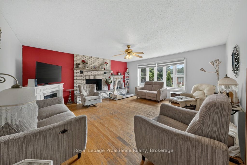 17 West Park Lane/ 32 Tall Pine Road Property Photo 8