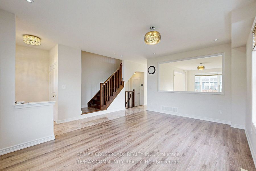 634 Grange Way Property Photo 5