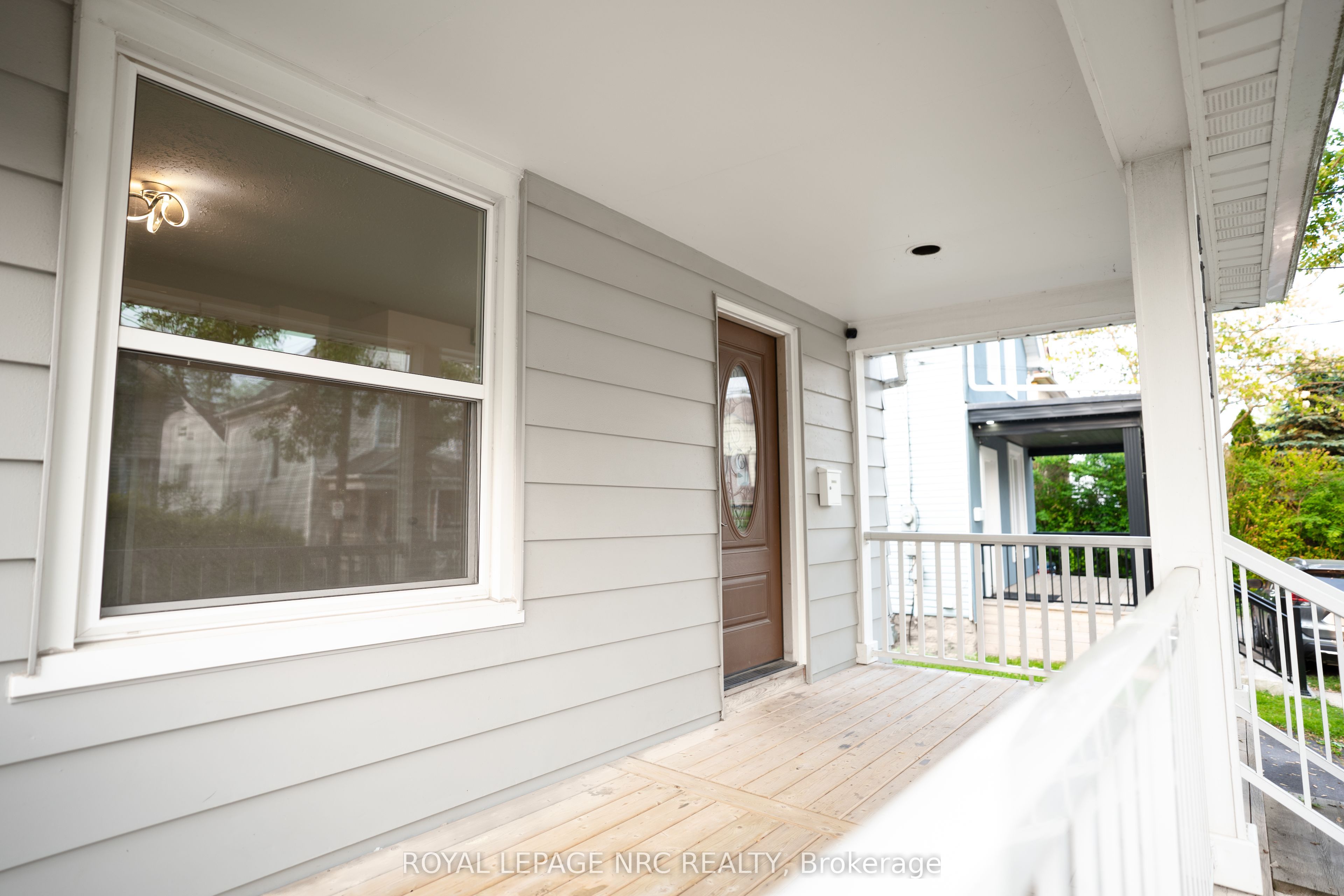 4713 Cookman Crescent N Property Photo 4