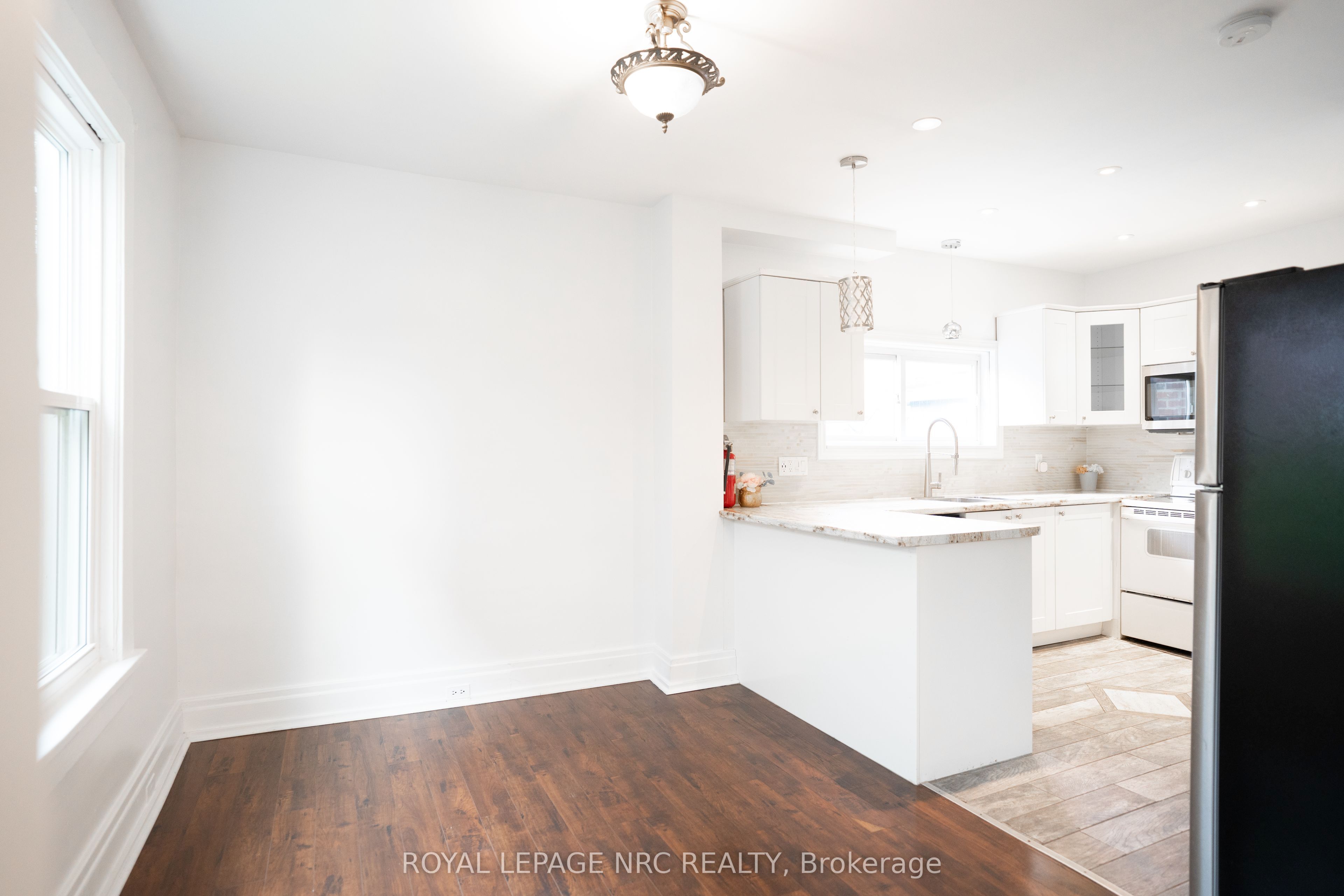 4713 Cookman Crescent N Property Photo 8