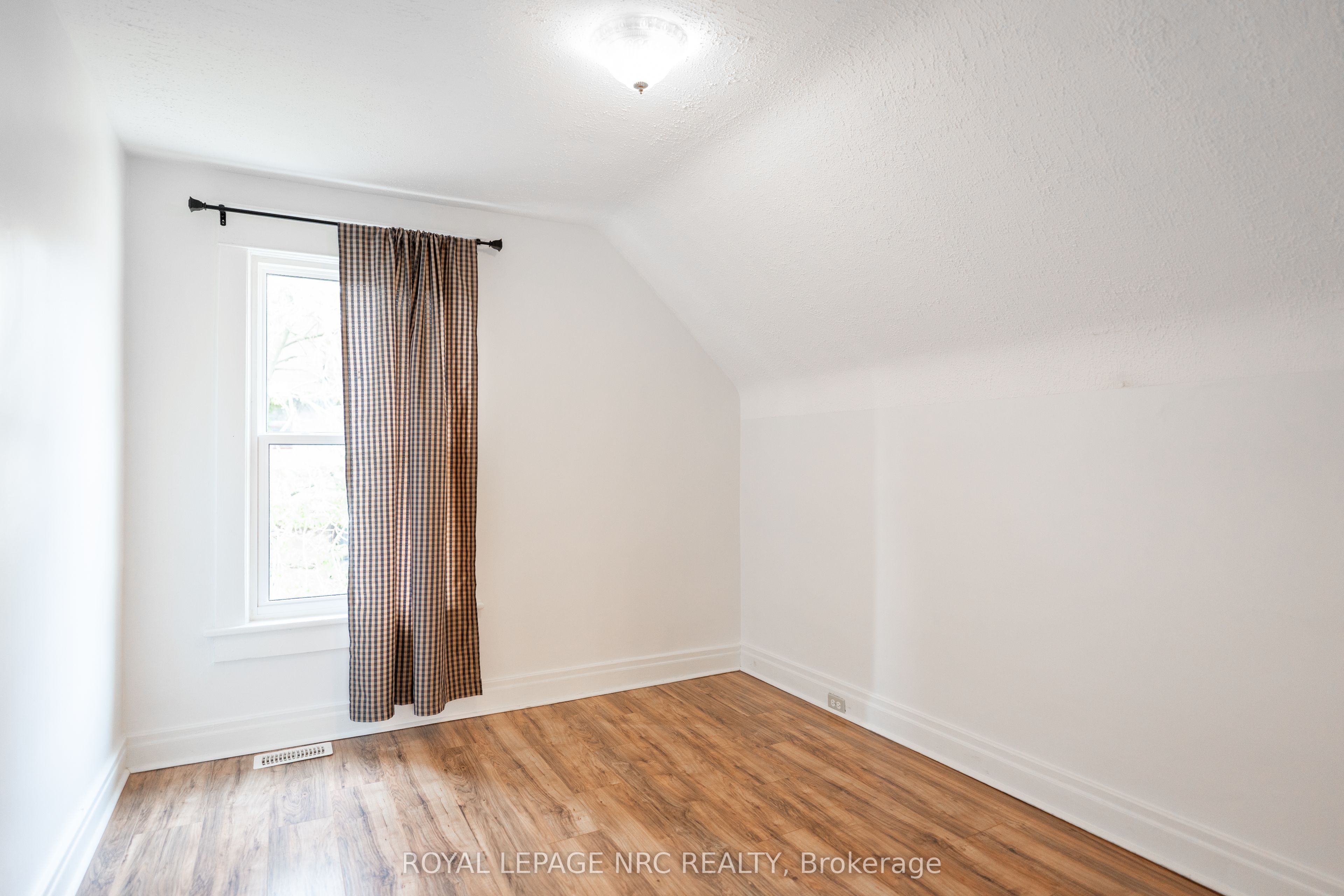 4713 Cookman Crescent N Property Photo 16