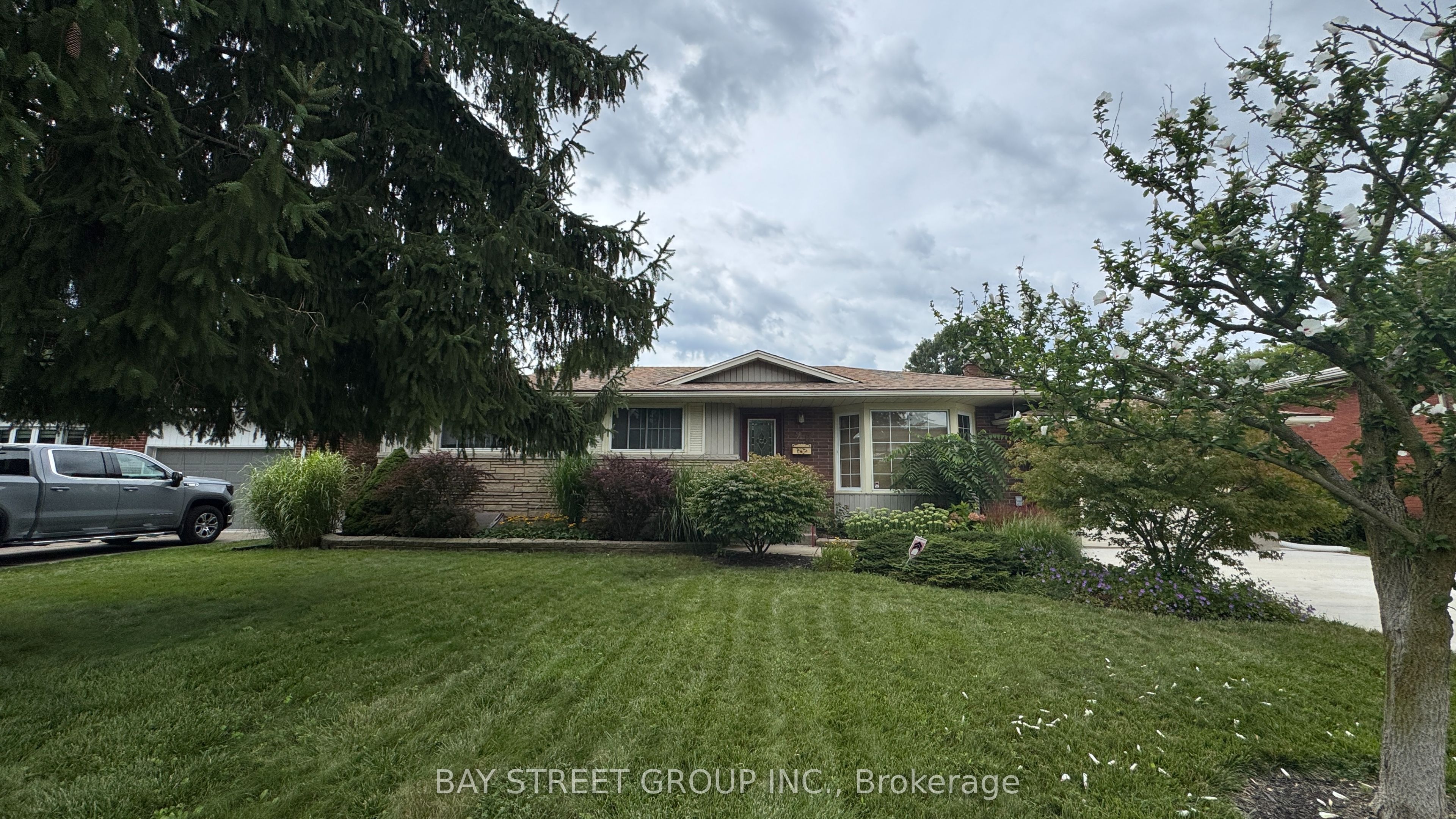 20 Windermere Road Property Photo 2