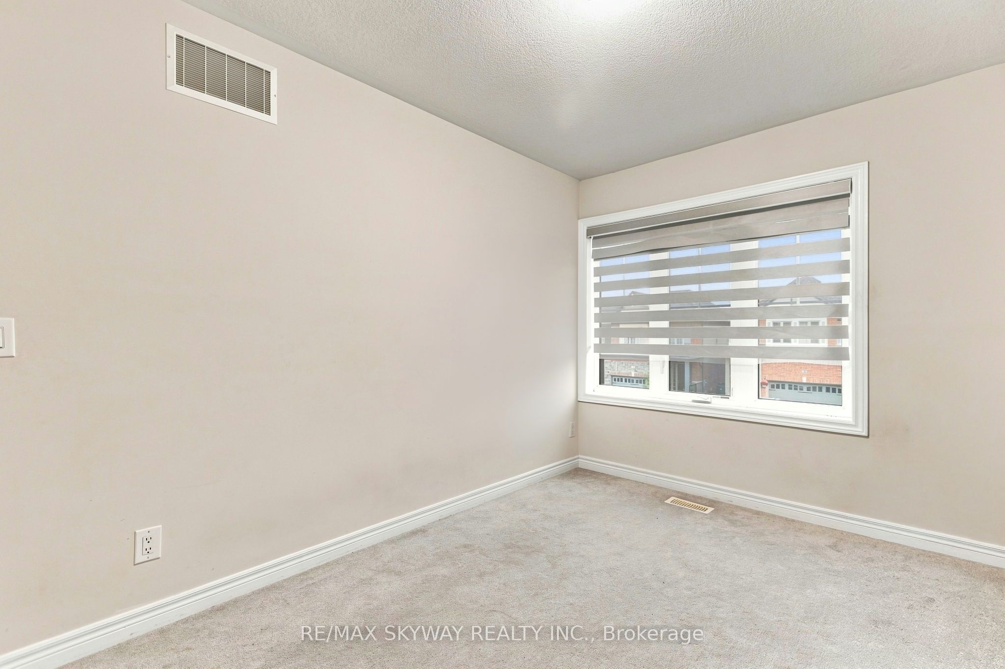5 Gloria Street N Property Photo 29