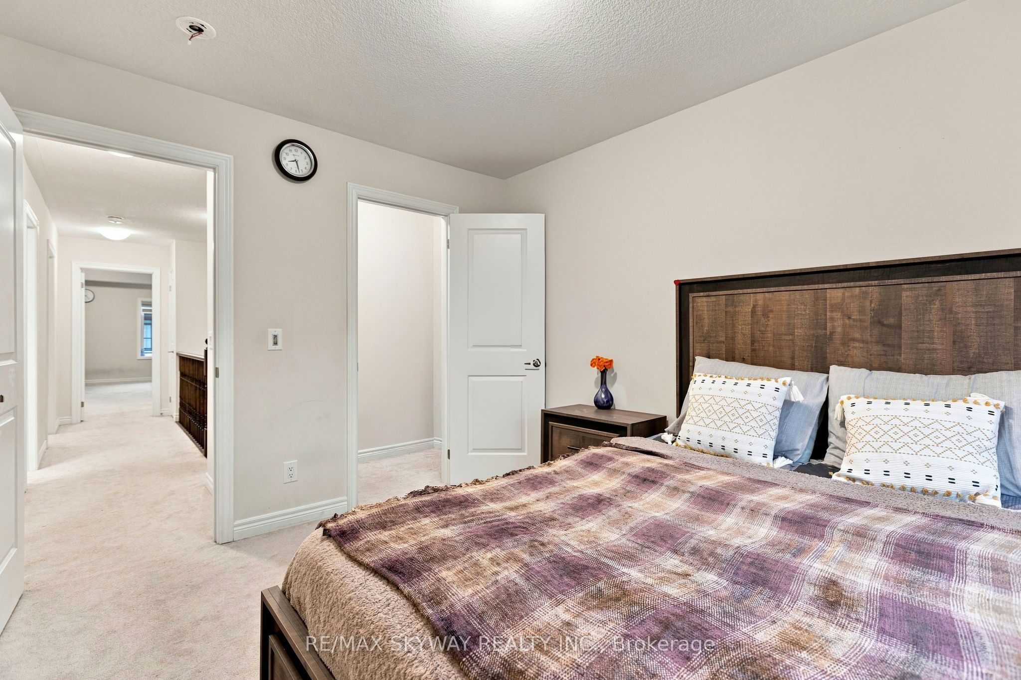 5 Gloria Street N Property Photo 31