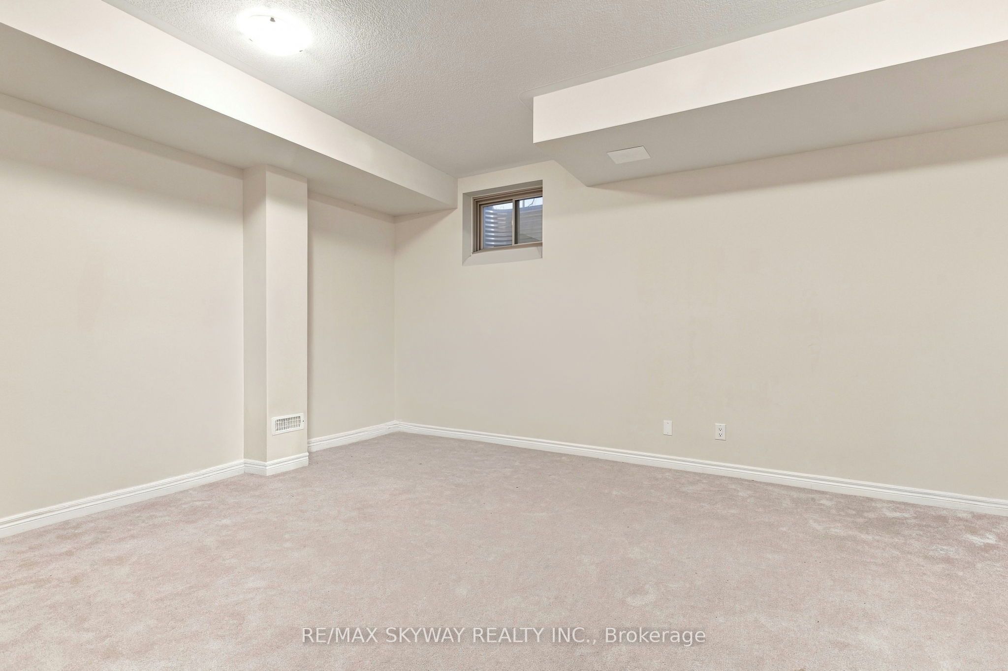 5 Gloria Street N Property Photo 35