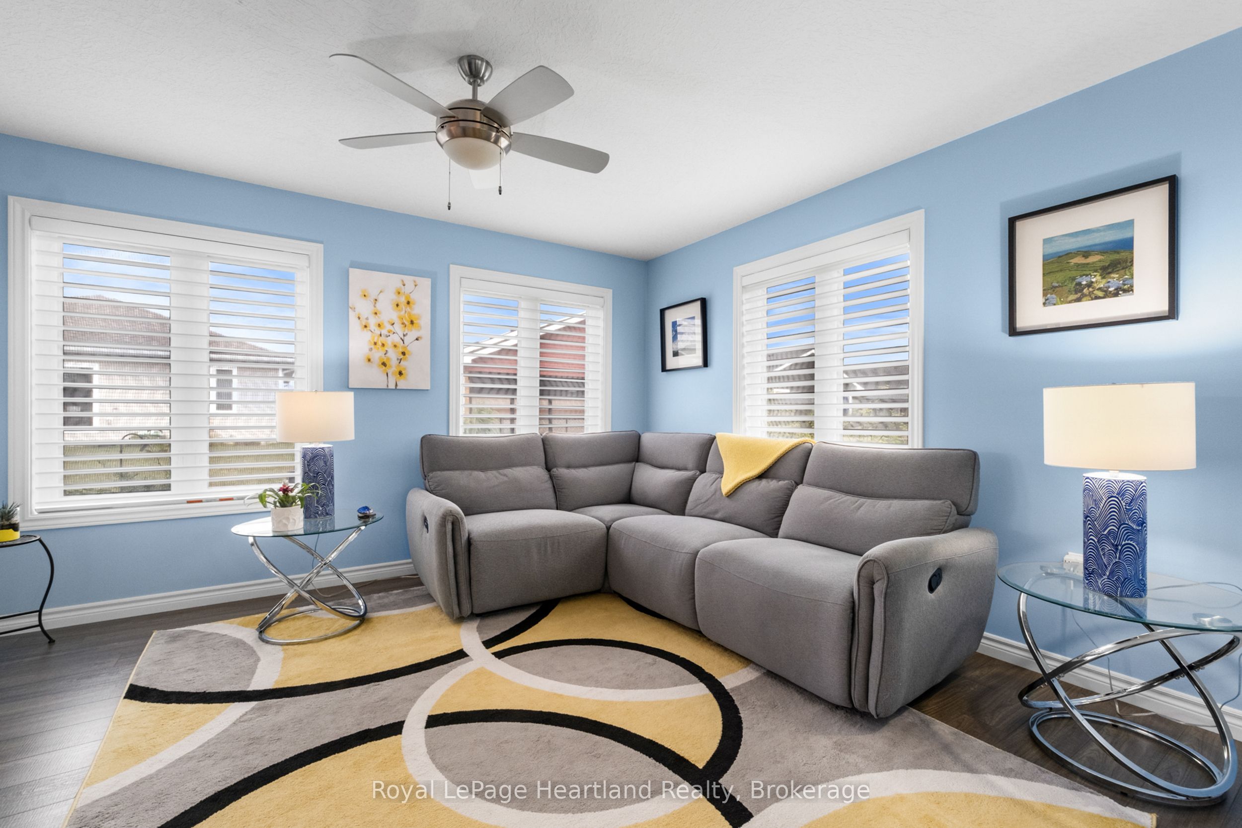8 Windward Way N Property Photo 5
