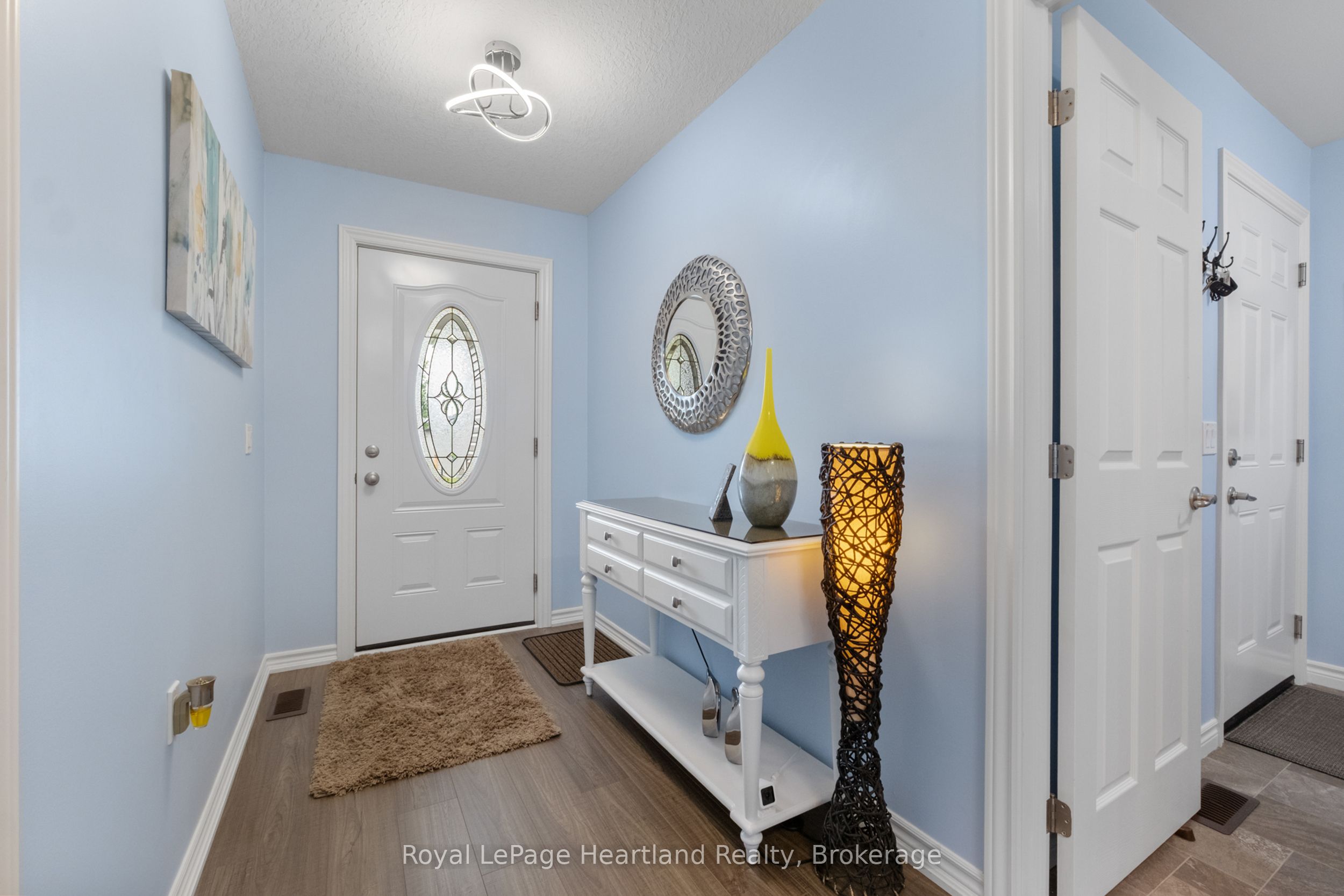 8 Windward Way N Property Photo 6