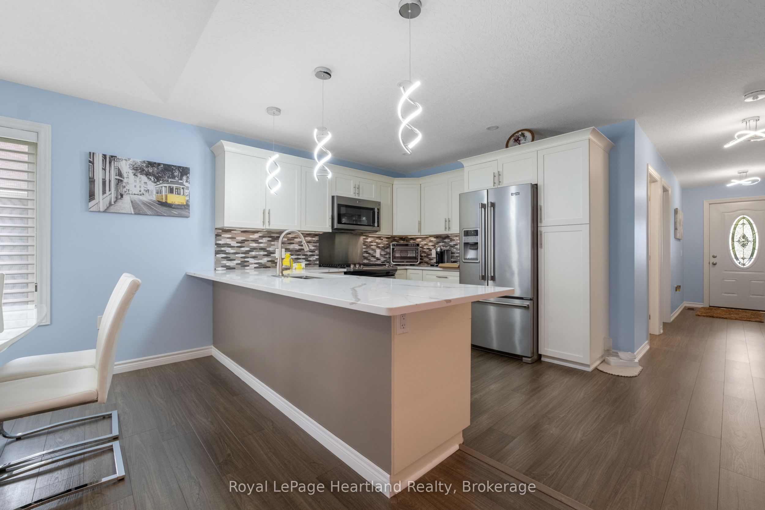 8 Windward Way N Property Photo 8