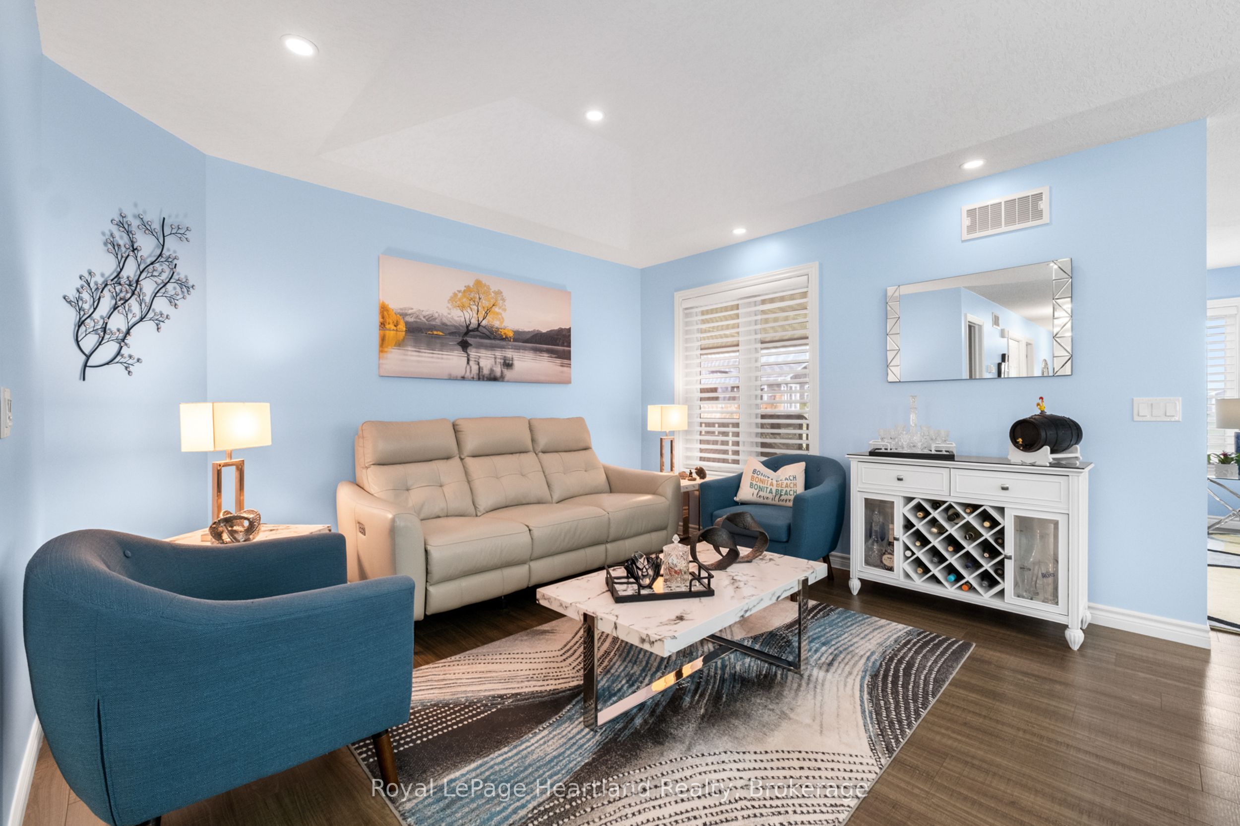 8 Windward Way N Property Photo 10
