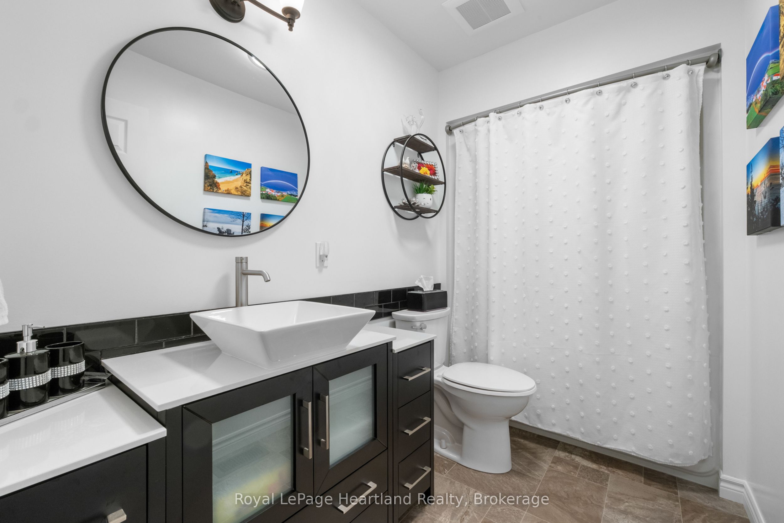 8 Windward Way N Property Photo 14