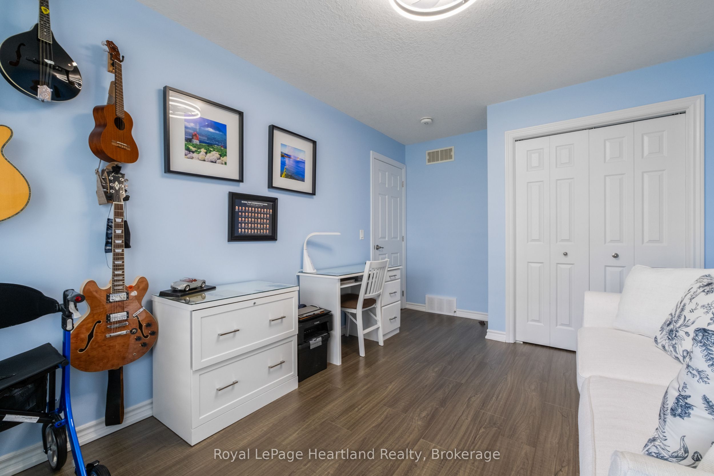 8 Windward Way N Property Photo 17