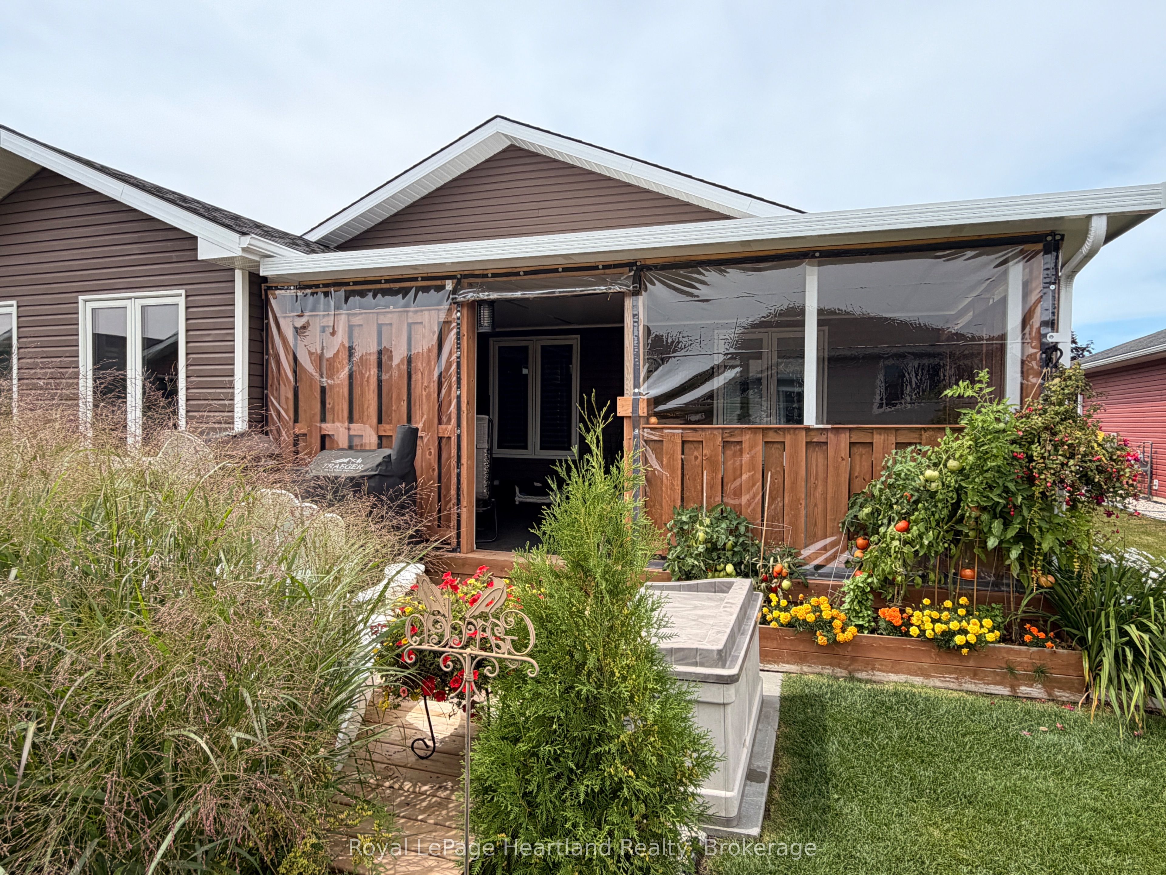 8 Windward Way N Property Photo 28