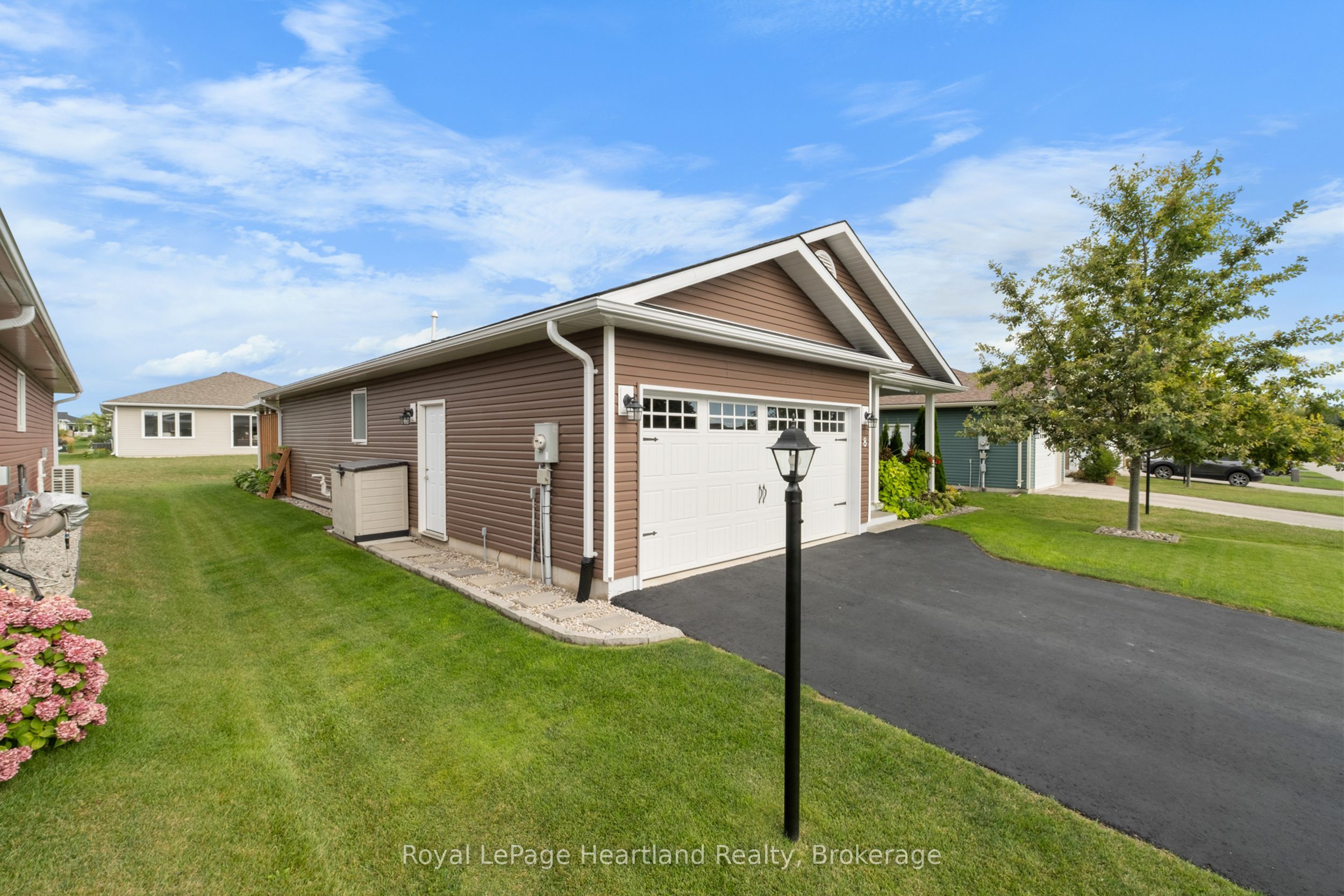 8 Windward Way N Property Photo 37